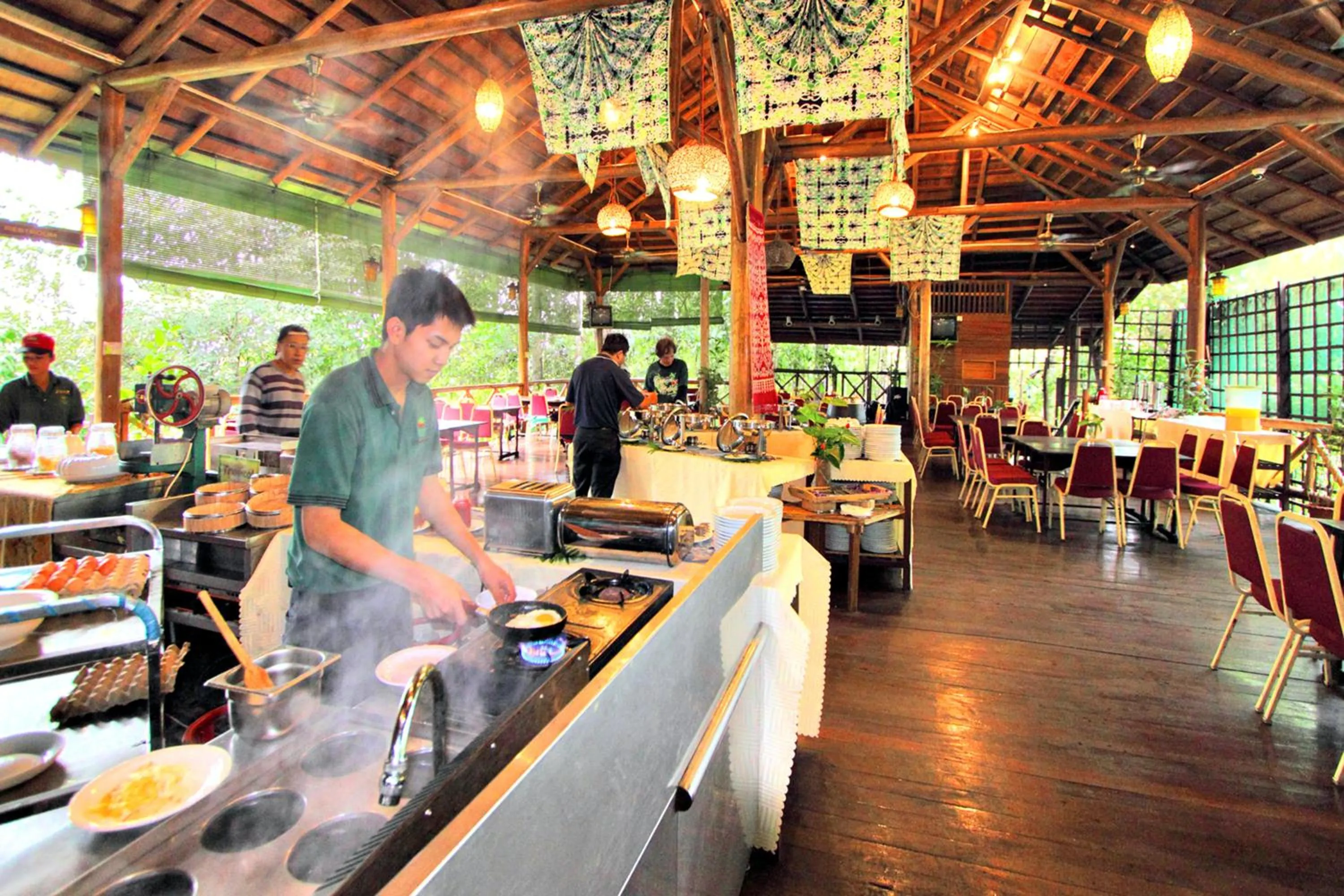 Restaurant/places to eat in Borneo Tropical Rainforest Resort