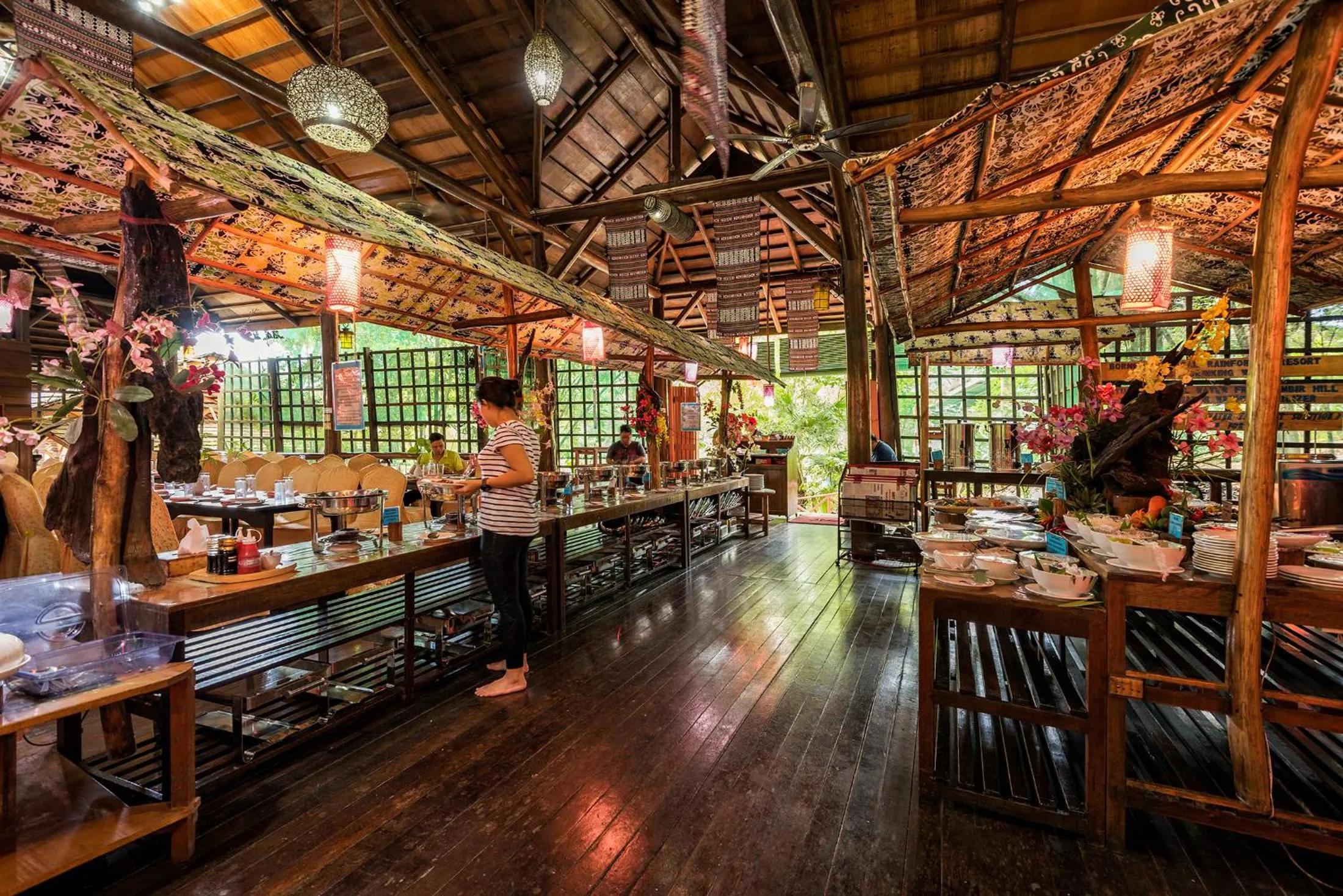 Restaurant/places to eat in Borneo Tropical Rainforest Resort