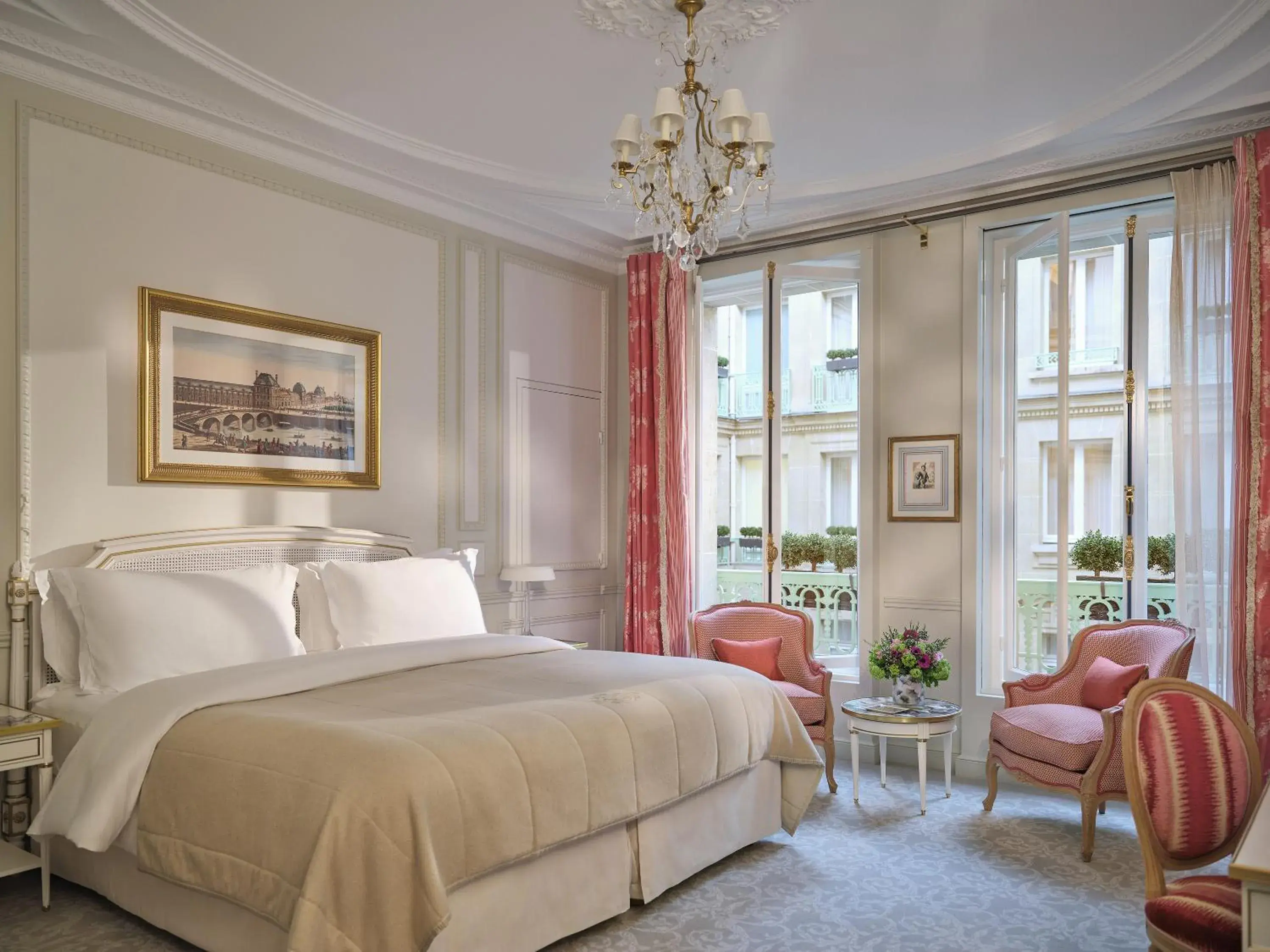 Deluxe Double Room in Le Meurice – Dorchester Collection Deluxe Double Room in Le Meurice – Dorchester Collection