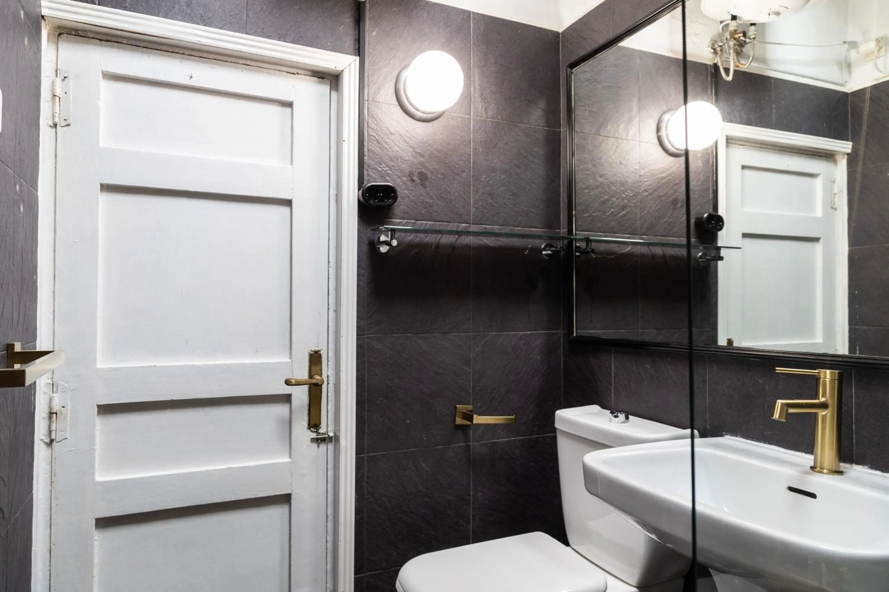 Bathroom in Charming Fuencarral II