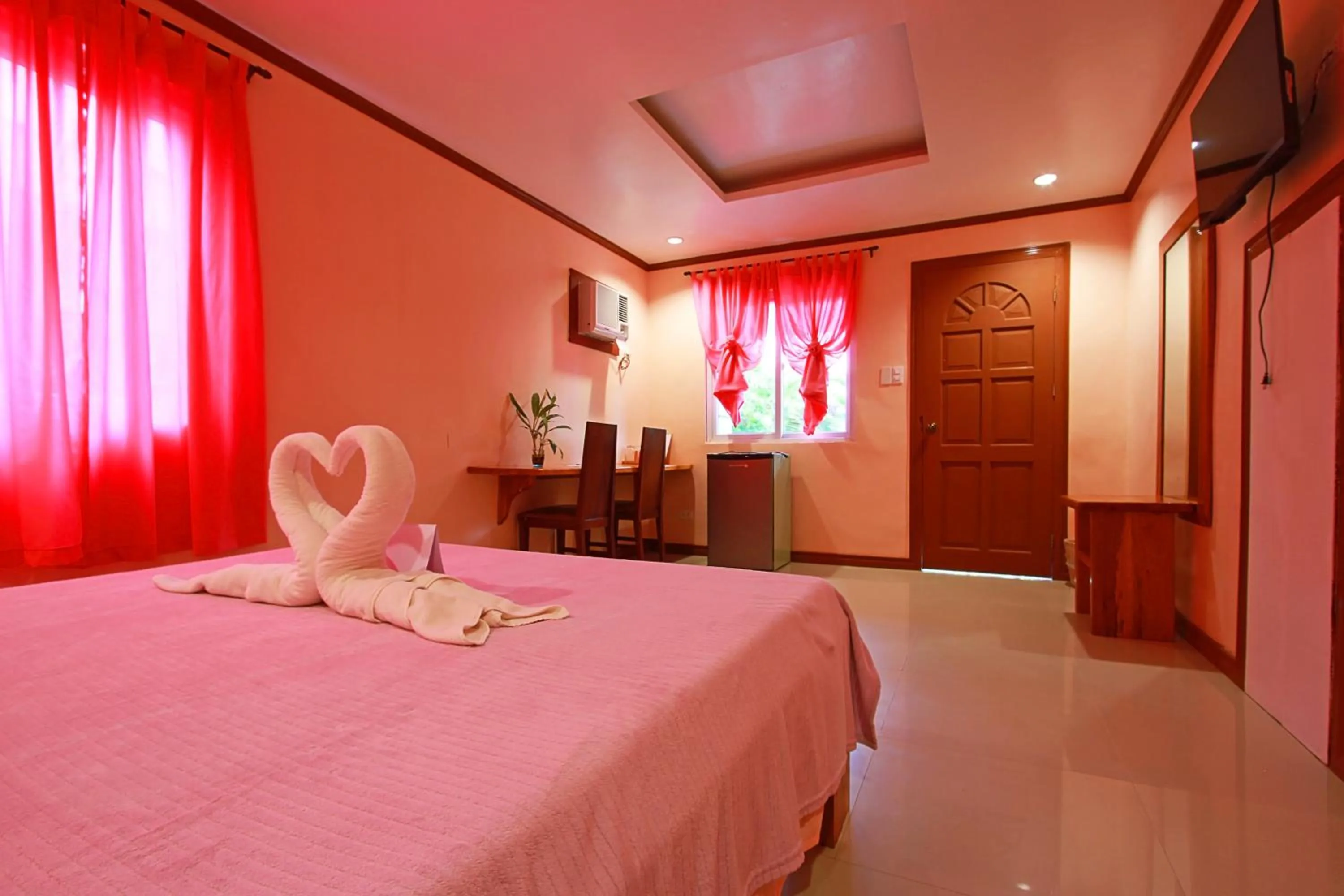 Bed in Nigi Nigi Too Beach Resort