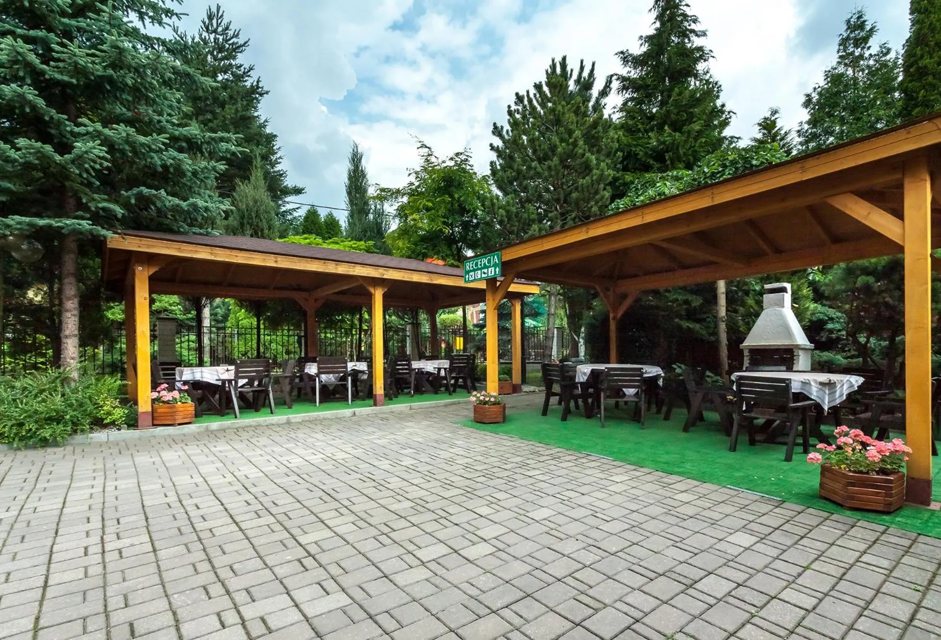 Garden in Eko Hotel Na Wierzynka & Park Pinokia