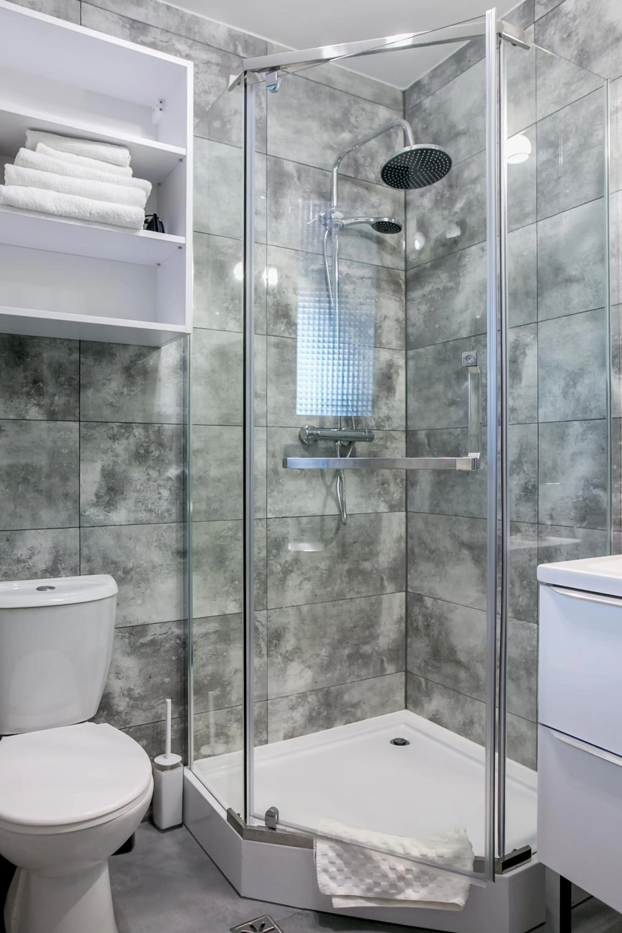 Bathroom in Eko Hotel Na Wierzynka & Park Pinokia