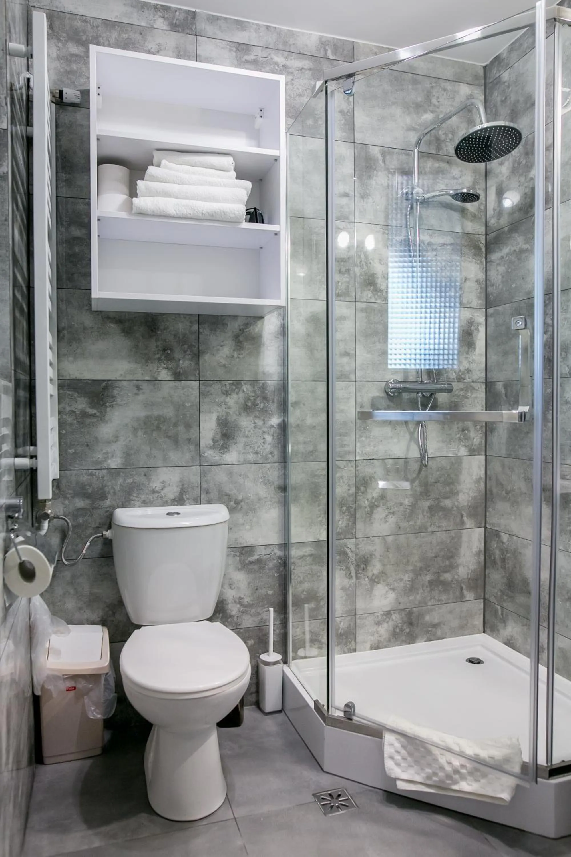 Toilet in Eko Hotel Na Wierzynka & Park Pinokia