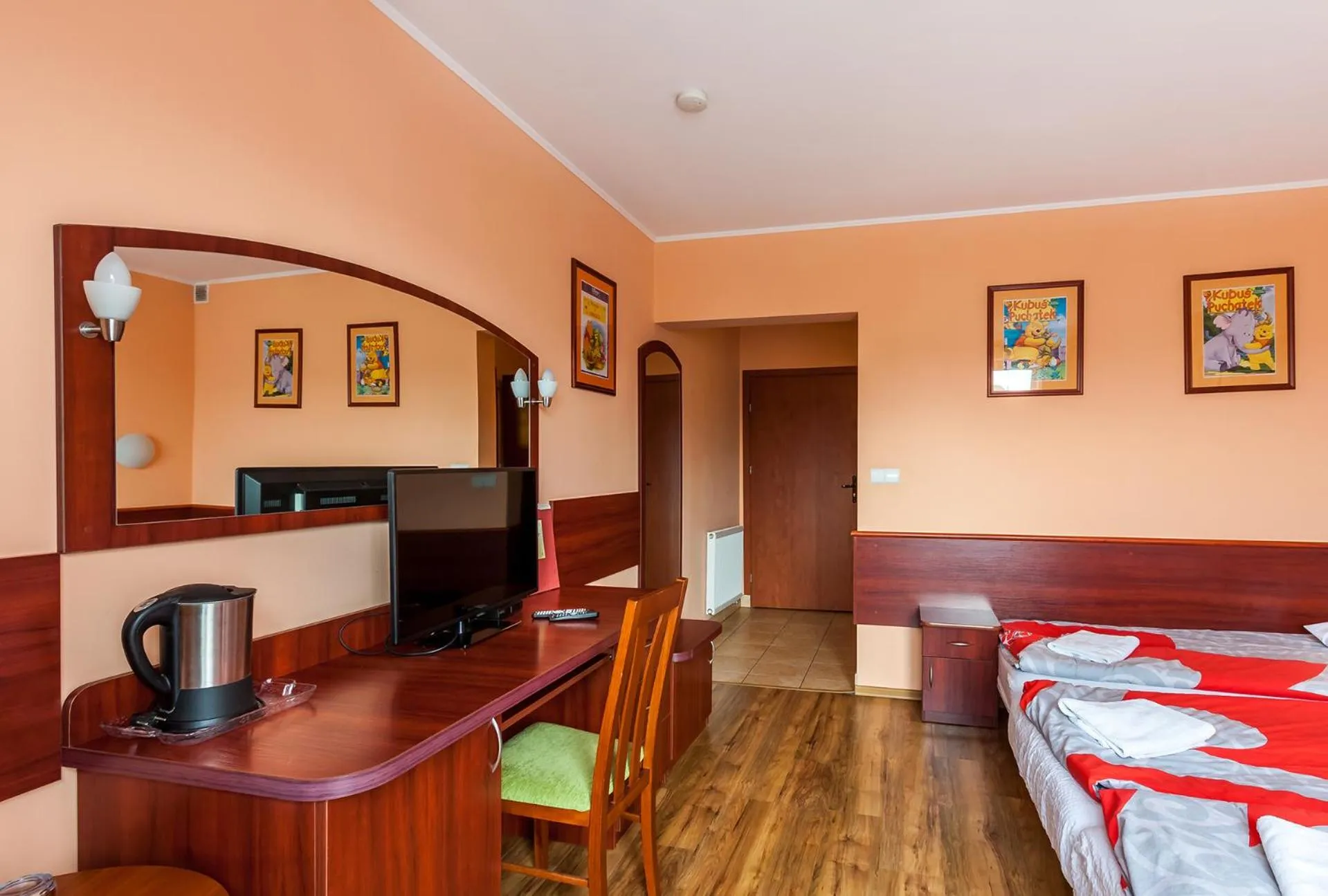 TV and multimedia, Bed in Eko Hotel Na Wierzynka & Park Pinokia