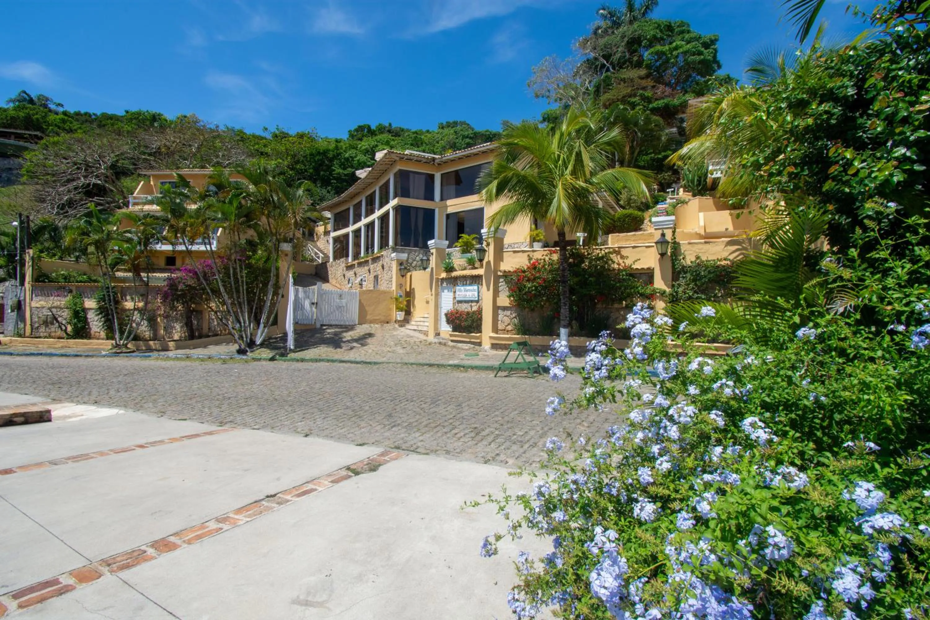 Property building in Pousada e Spa Villa Mercedes by Latitud Hoteles