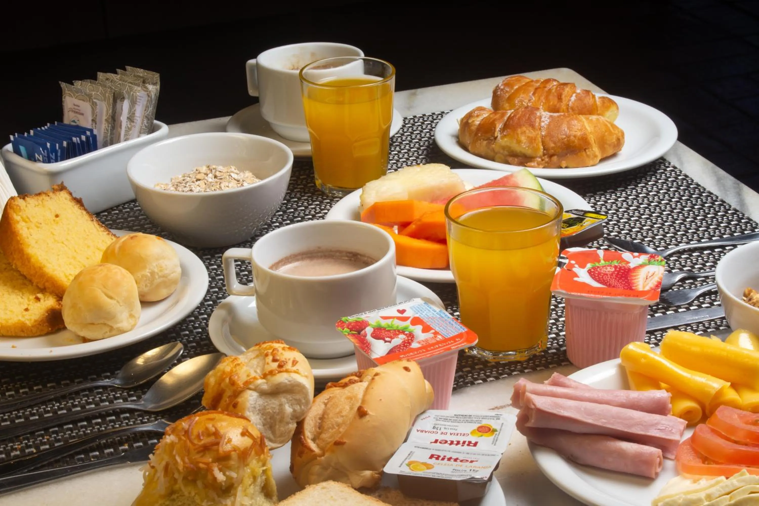 Buffet breakfast in Pousada Lestada by Latitud Hoteles