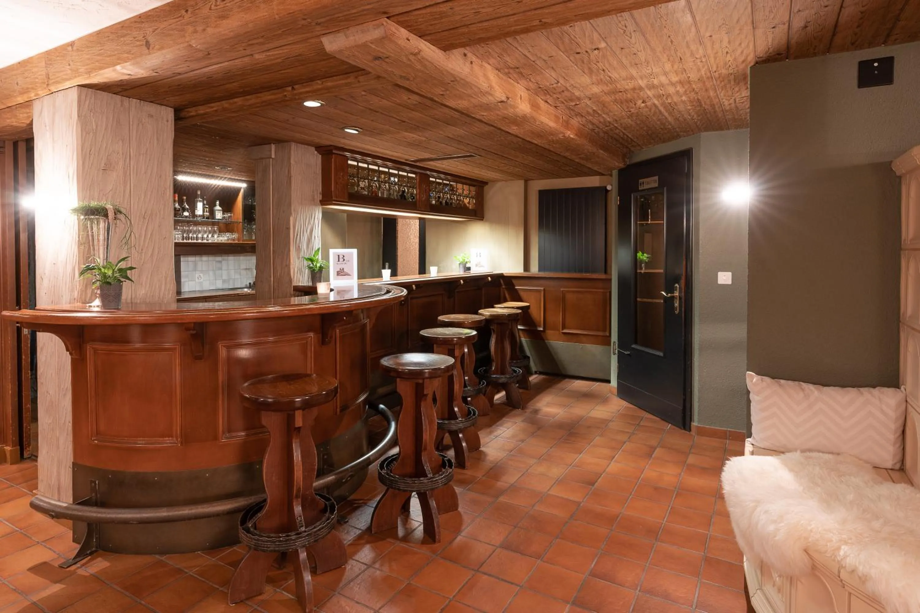 Lounge or bar in Hotel Alpenhof