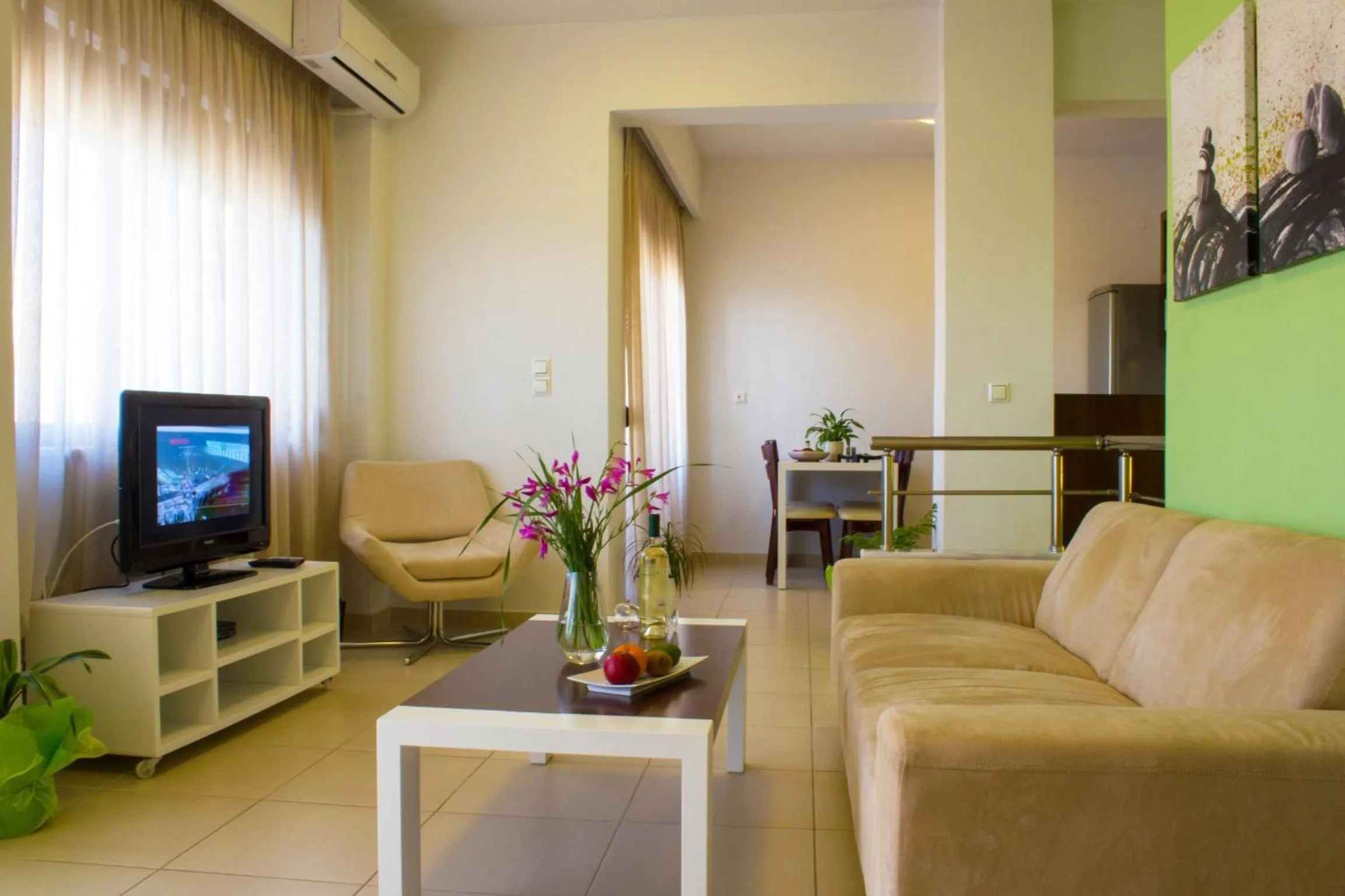 TV and multimedia in Esthisis Suites Chania