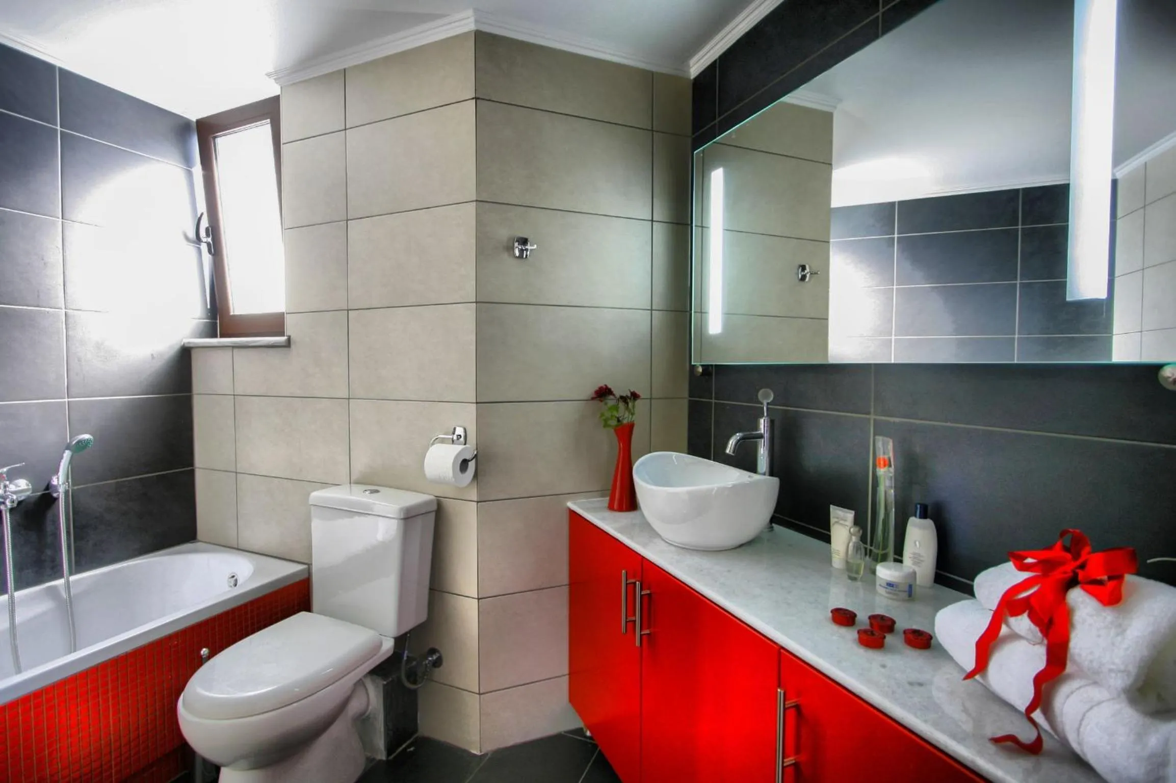 Toilet in Esthisis Suites Chania