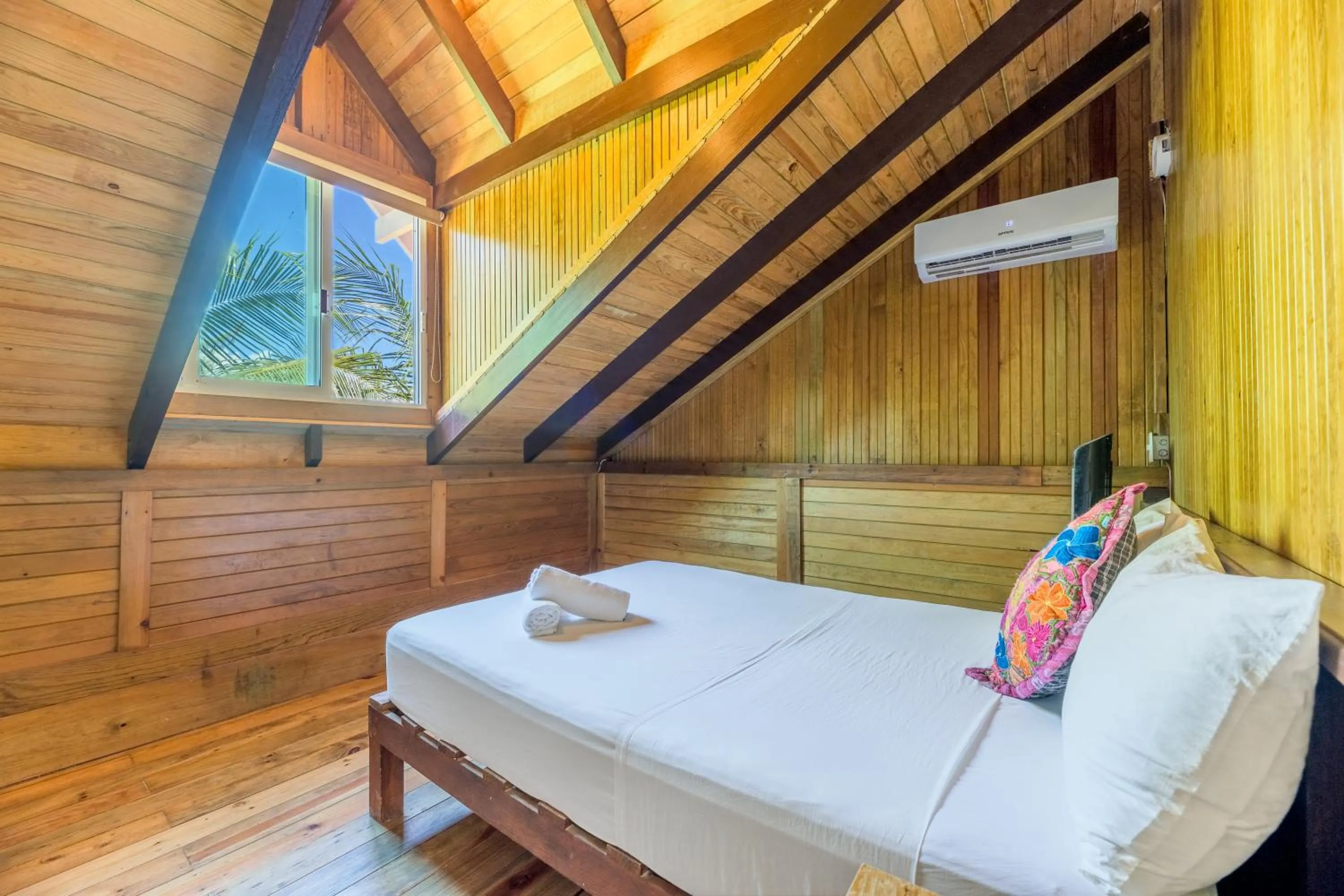 Bed in Tekio Beach Hotel