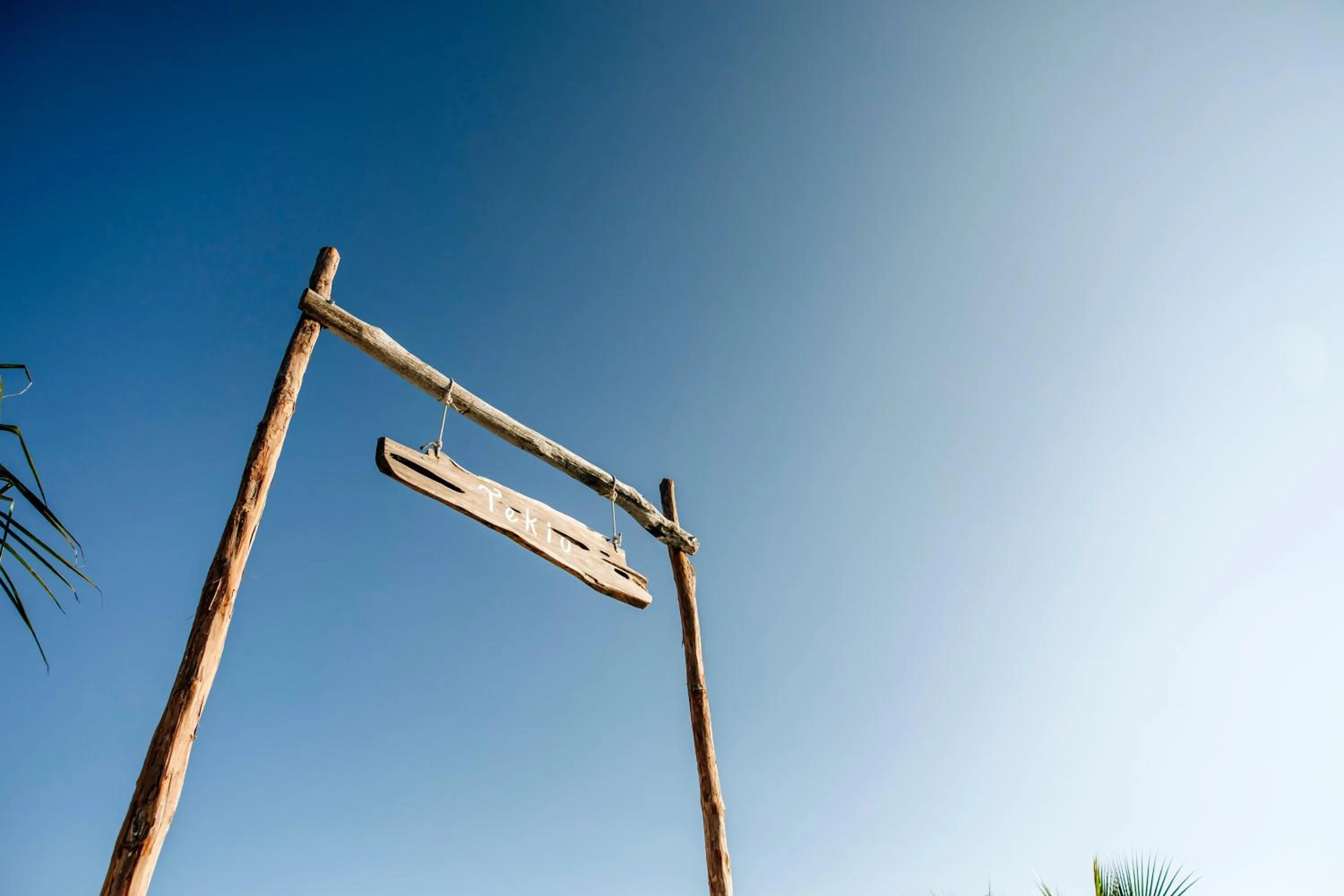 Logo/Certificate/Sign in Tekio Beach Hotel