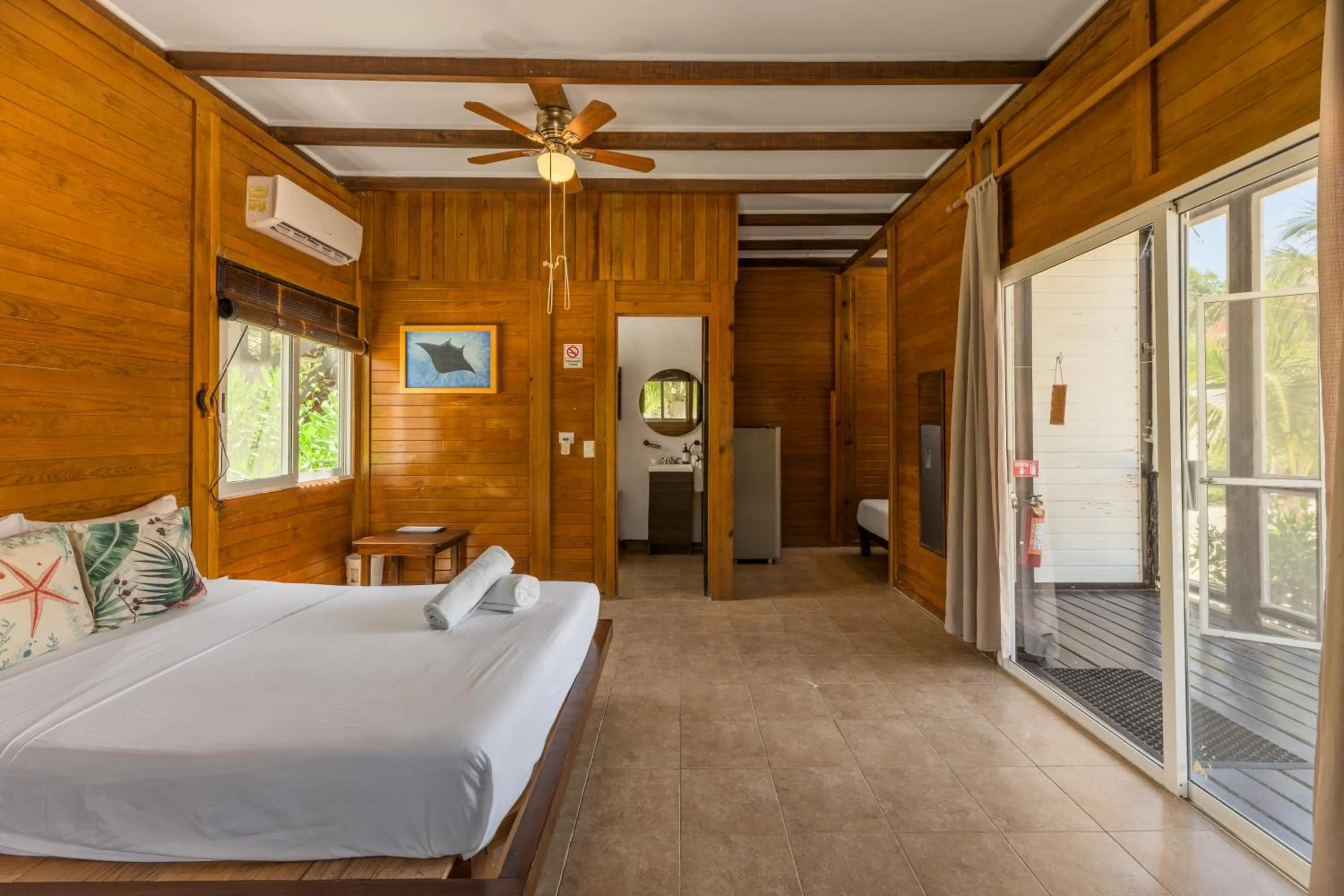 Bedroom, Bed in Tekio Beach Hotel