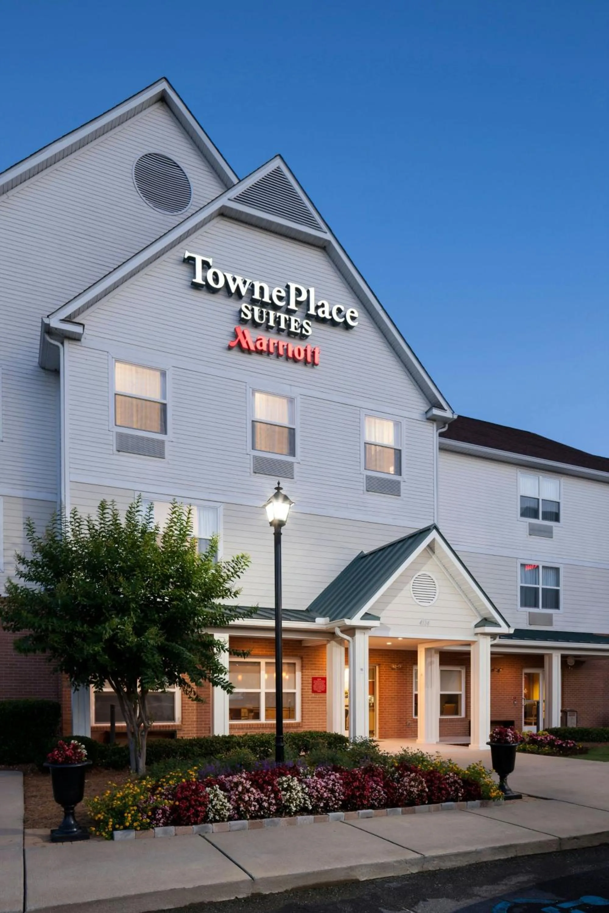 Property building in TownePlace Suites Columbus