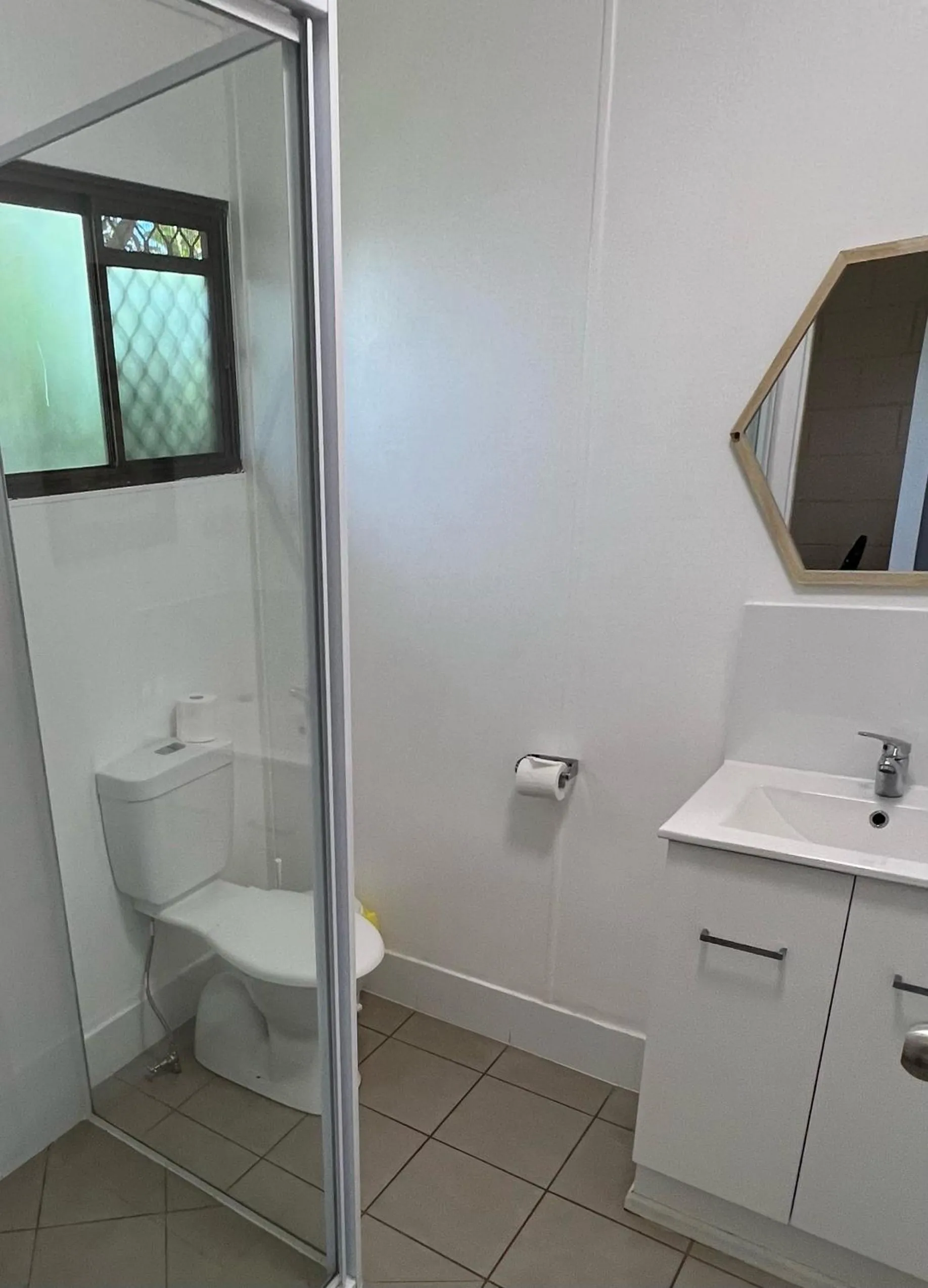 Bathroom in Childers Budget Accommodation