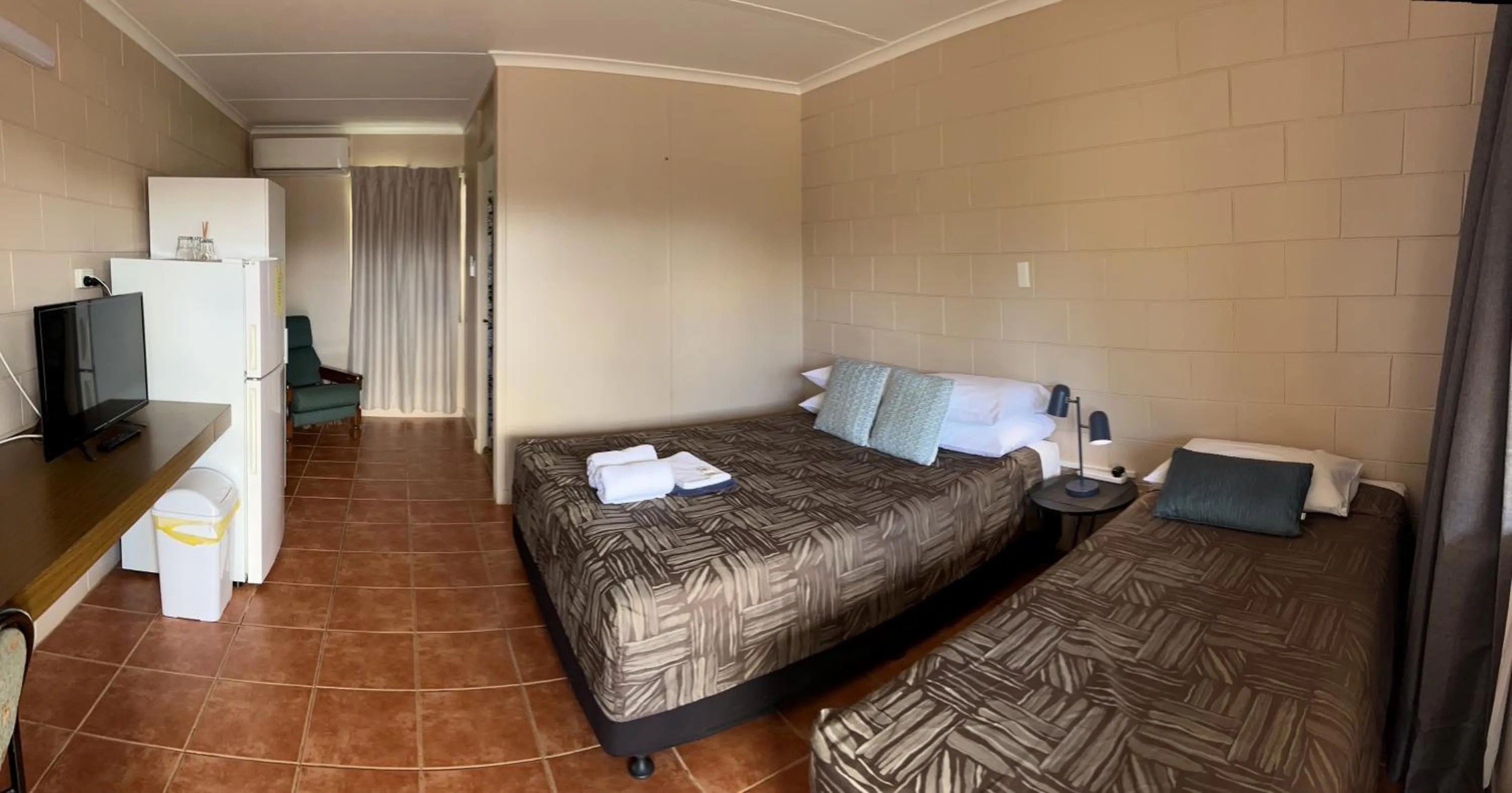 Photo of the whole room, Bed in Childers Budget Accommodation
