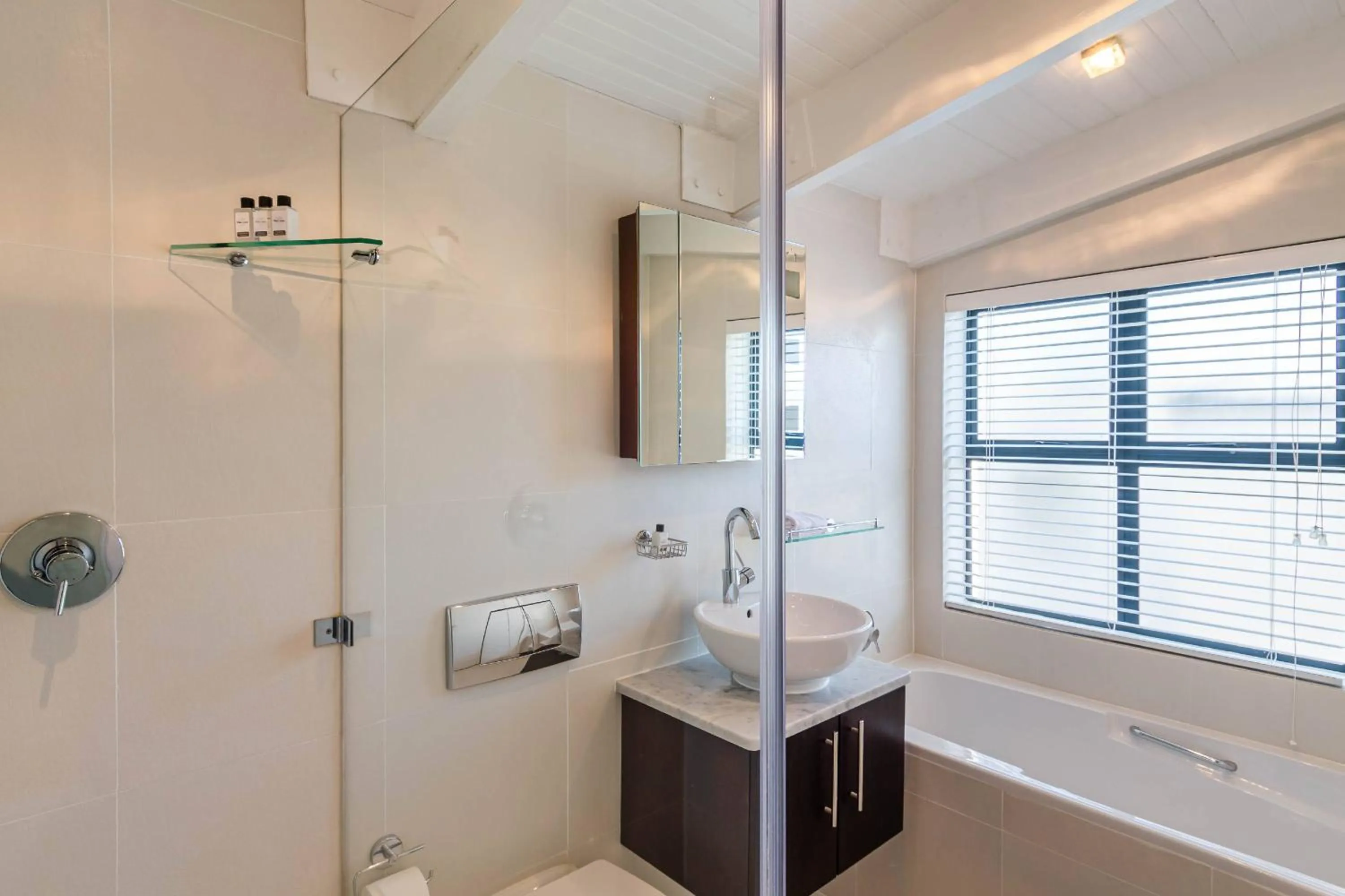 Bathroom in The Ivy Apartments Franschhoek