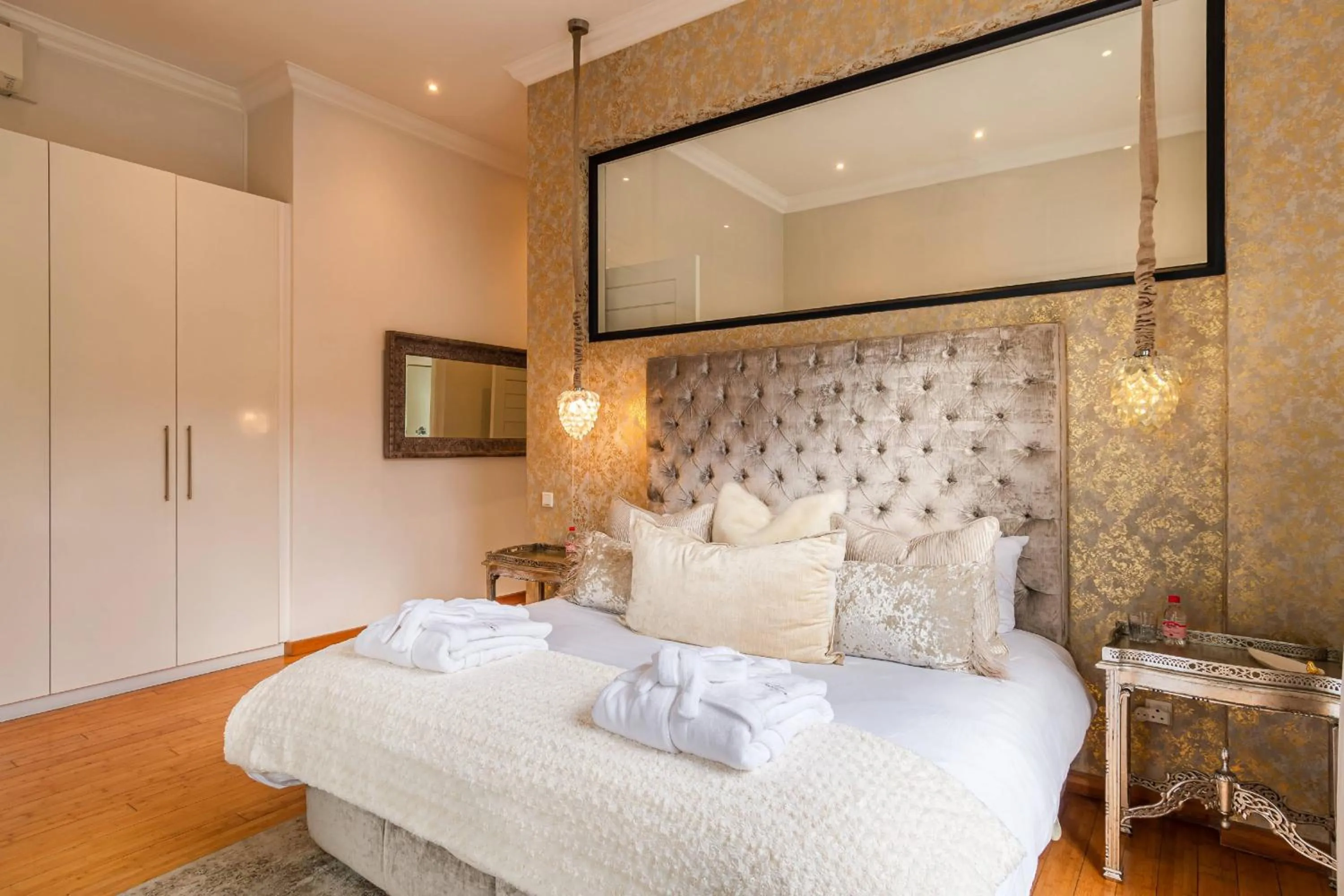 Bedroom, Bed in The Ivy Apartments Franschhoek