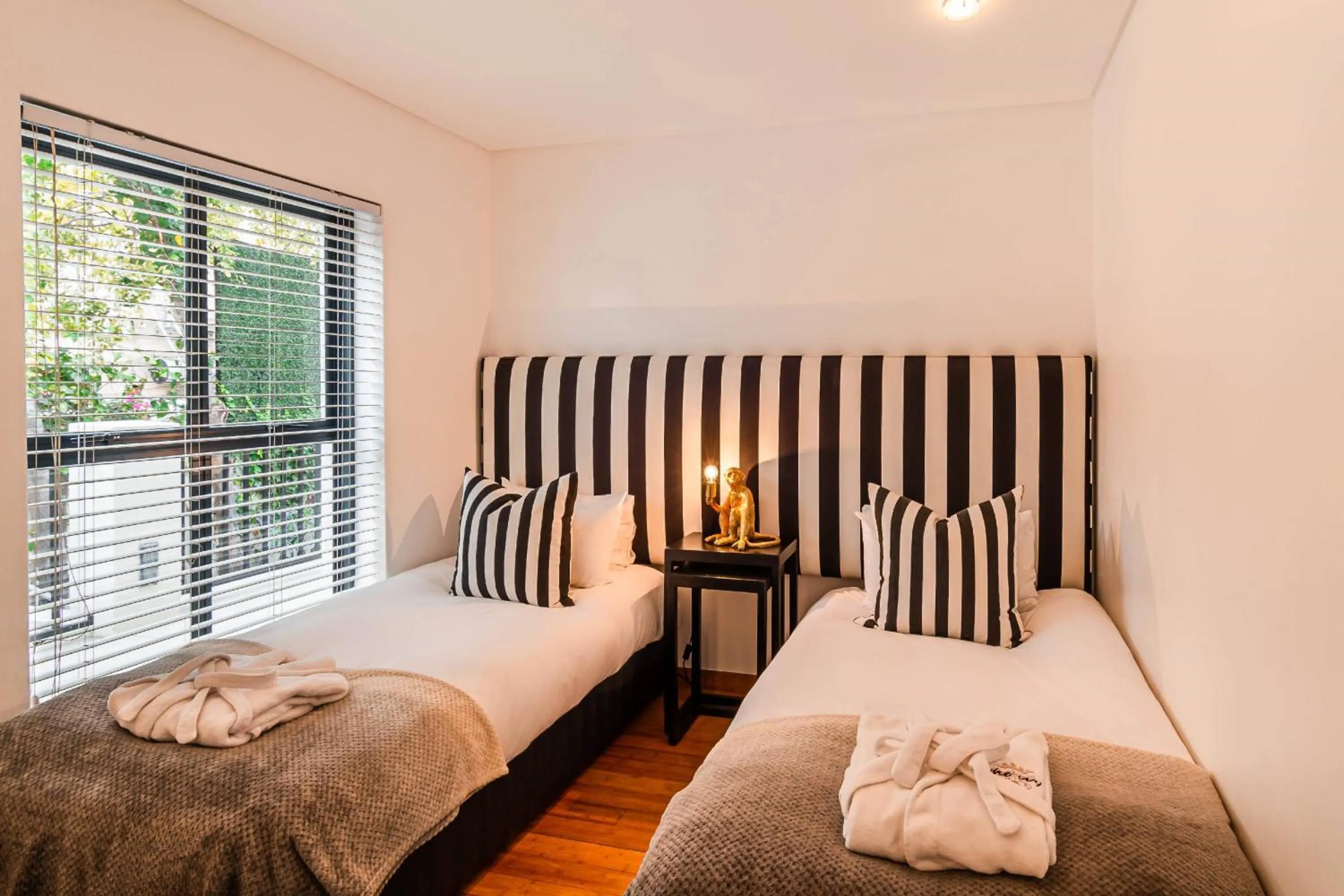 Bedroom, Bed in The Ivy Apartments Franschhoek