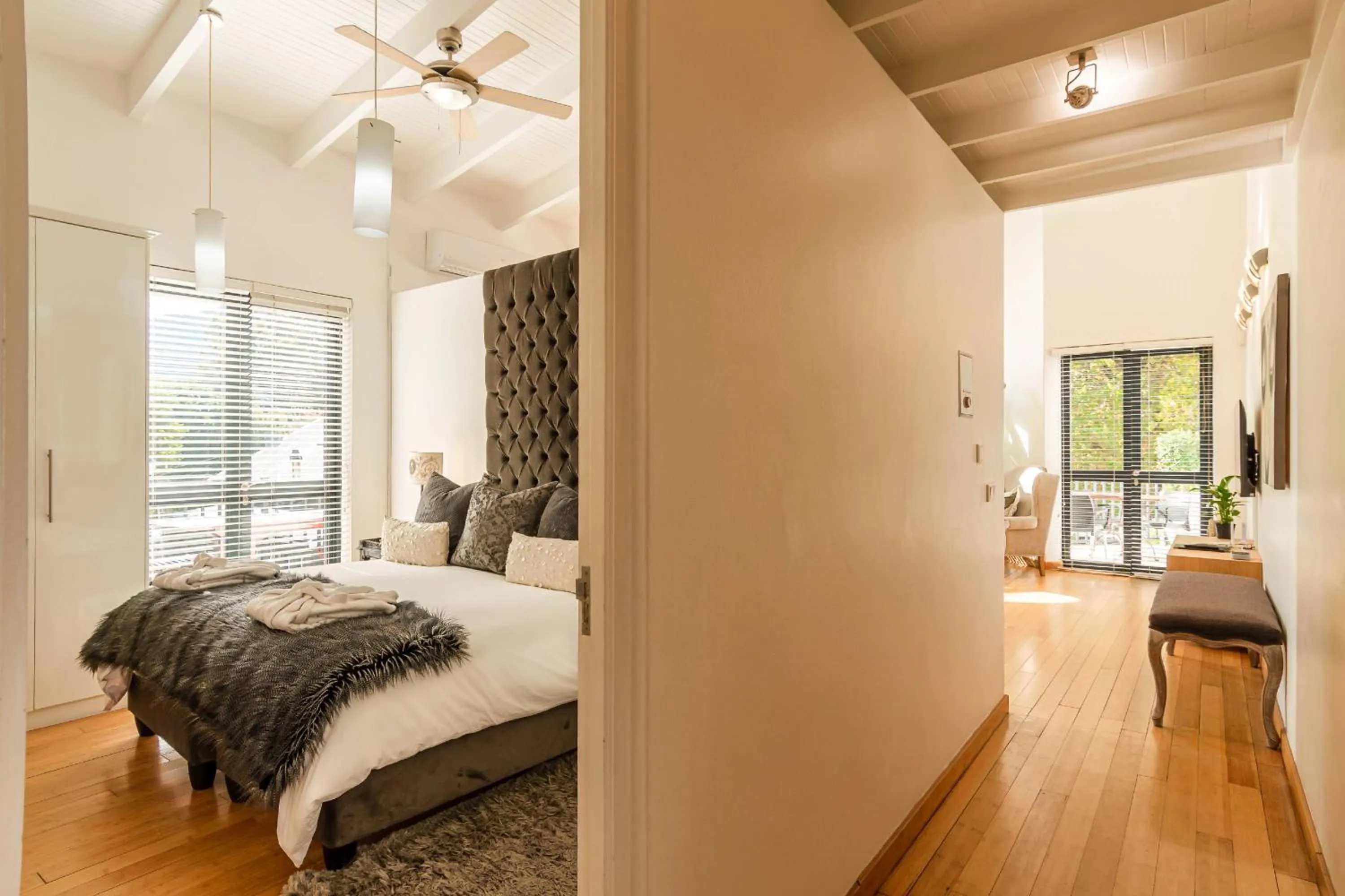 View (from property/room), Bed in The Ivy Apartments Franschhoek