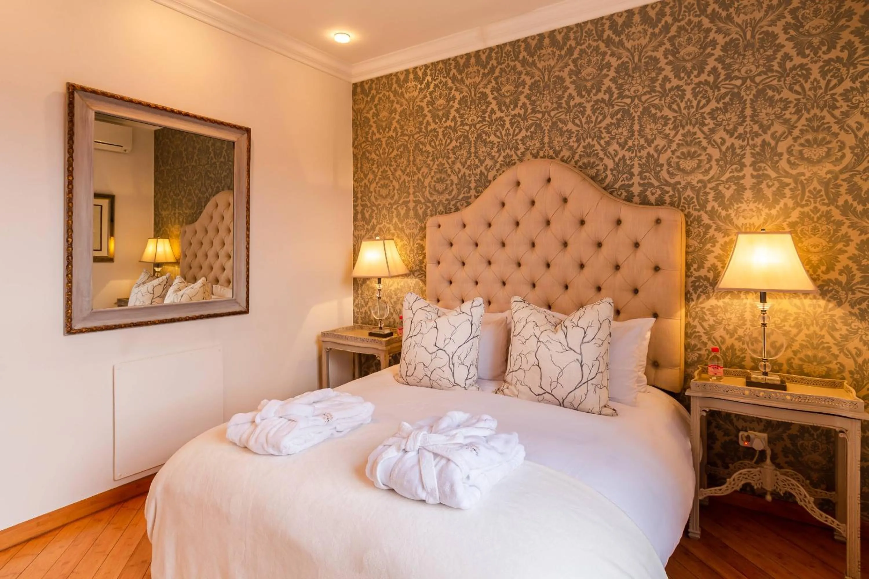 Bedroom, Bed in The Ivy Apartments Franschhoek