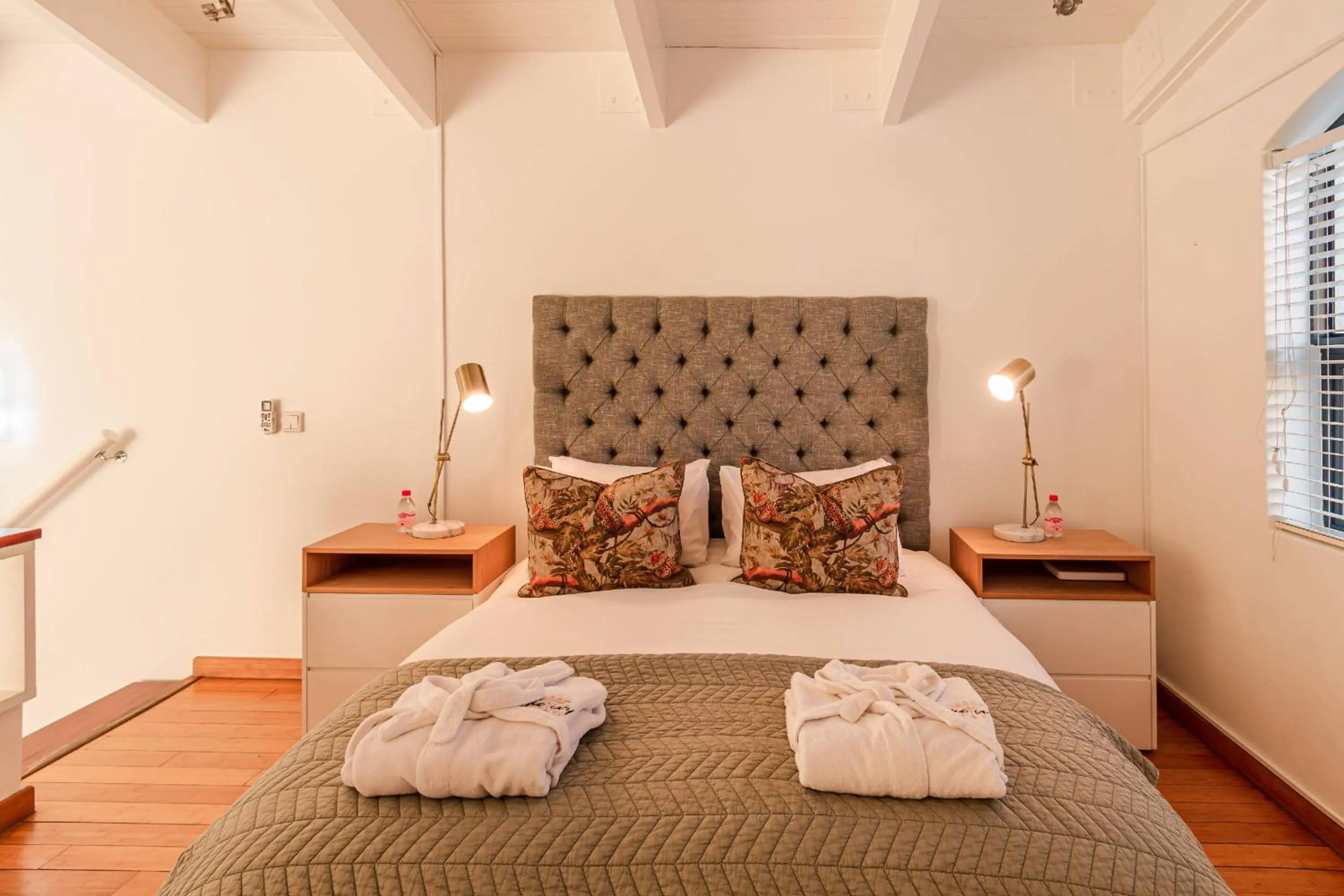 Bedroom, Bed in The Ivy Apartments Franschhoek