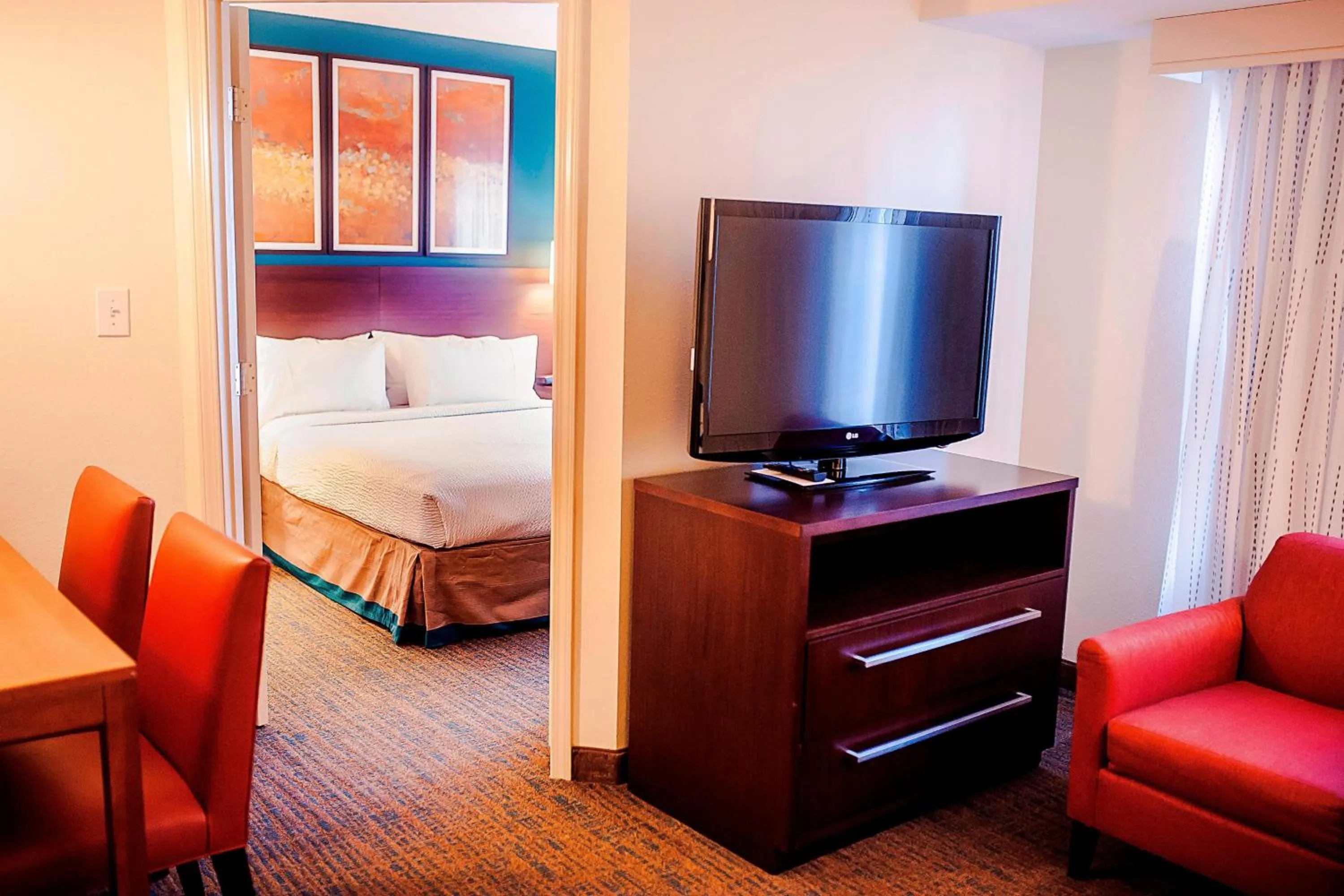 Bedroom, Bed in Residence Inn Cincinnati Airport