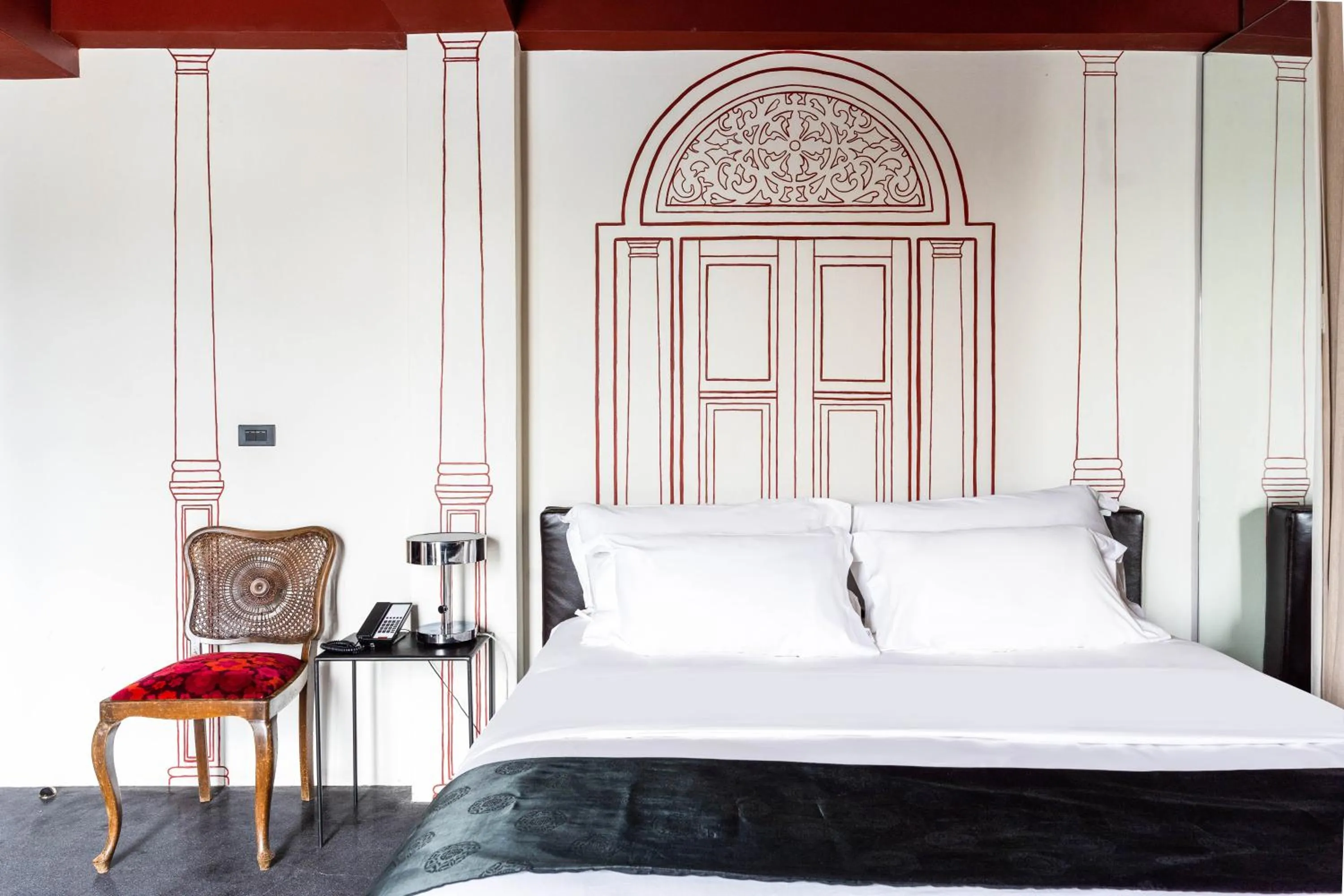 Bed in Amdaeng Bangkok Riverside Hotel