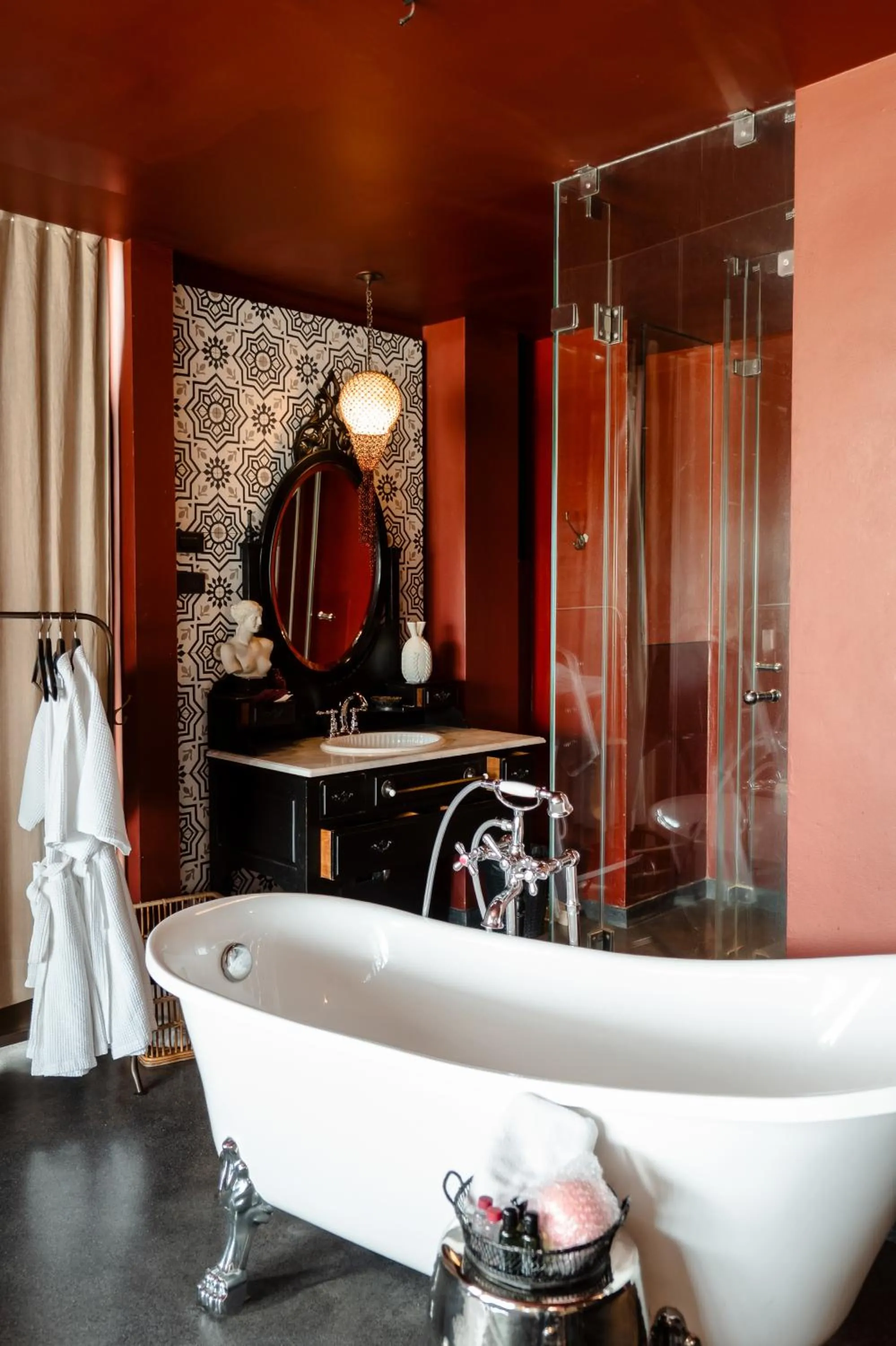 Bath in Amdaeng Bangkok Riverside Hotel