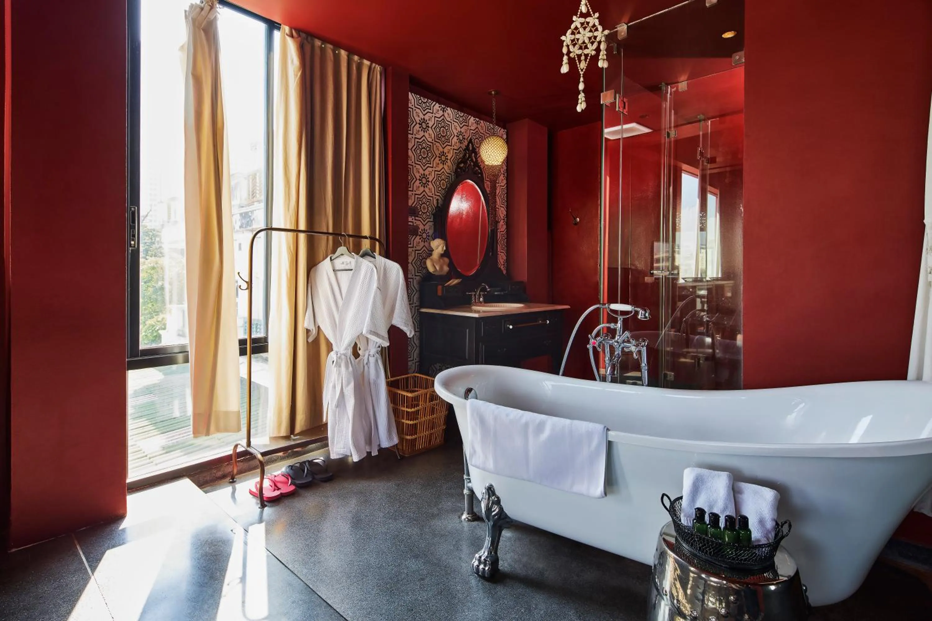 Bath in Amdaeng Bangkok Riverside Hotel