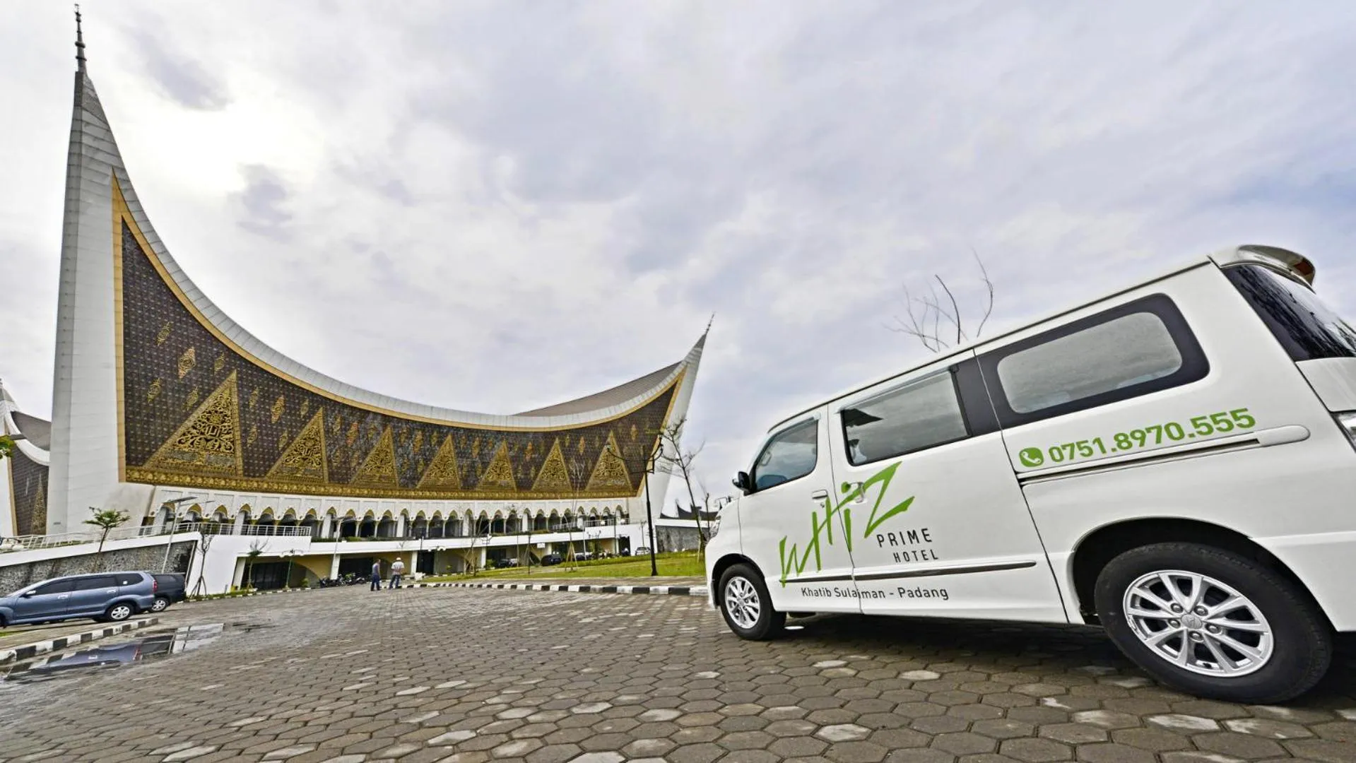 Whiz Prime Hotel Khatib Sulaiman Padang