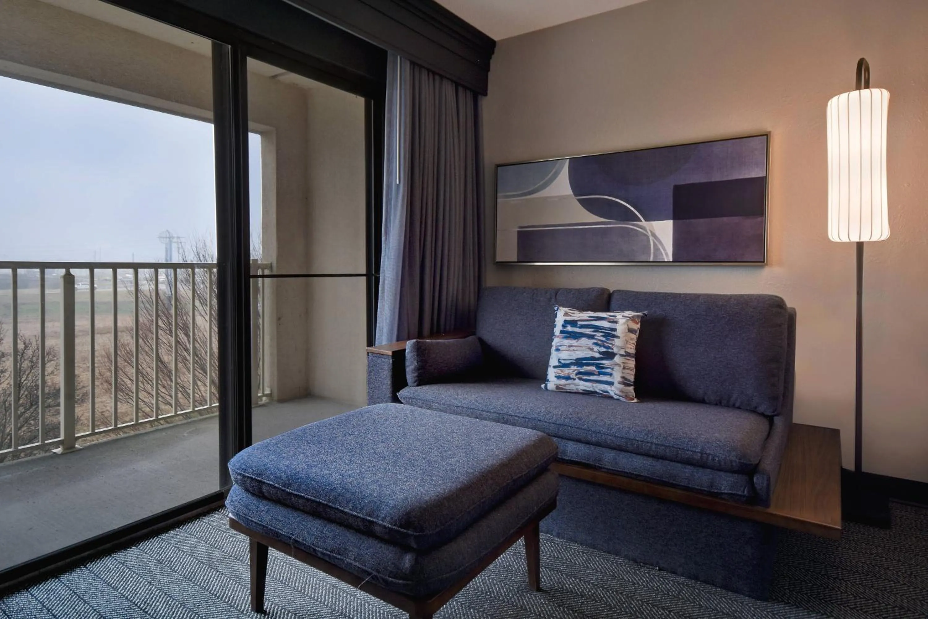 Photo of the whole room in Courtyard by Marriott Cincinnati Airport