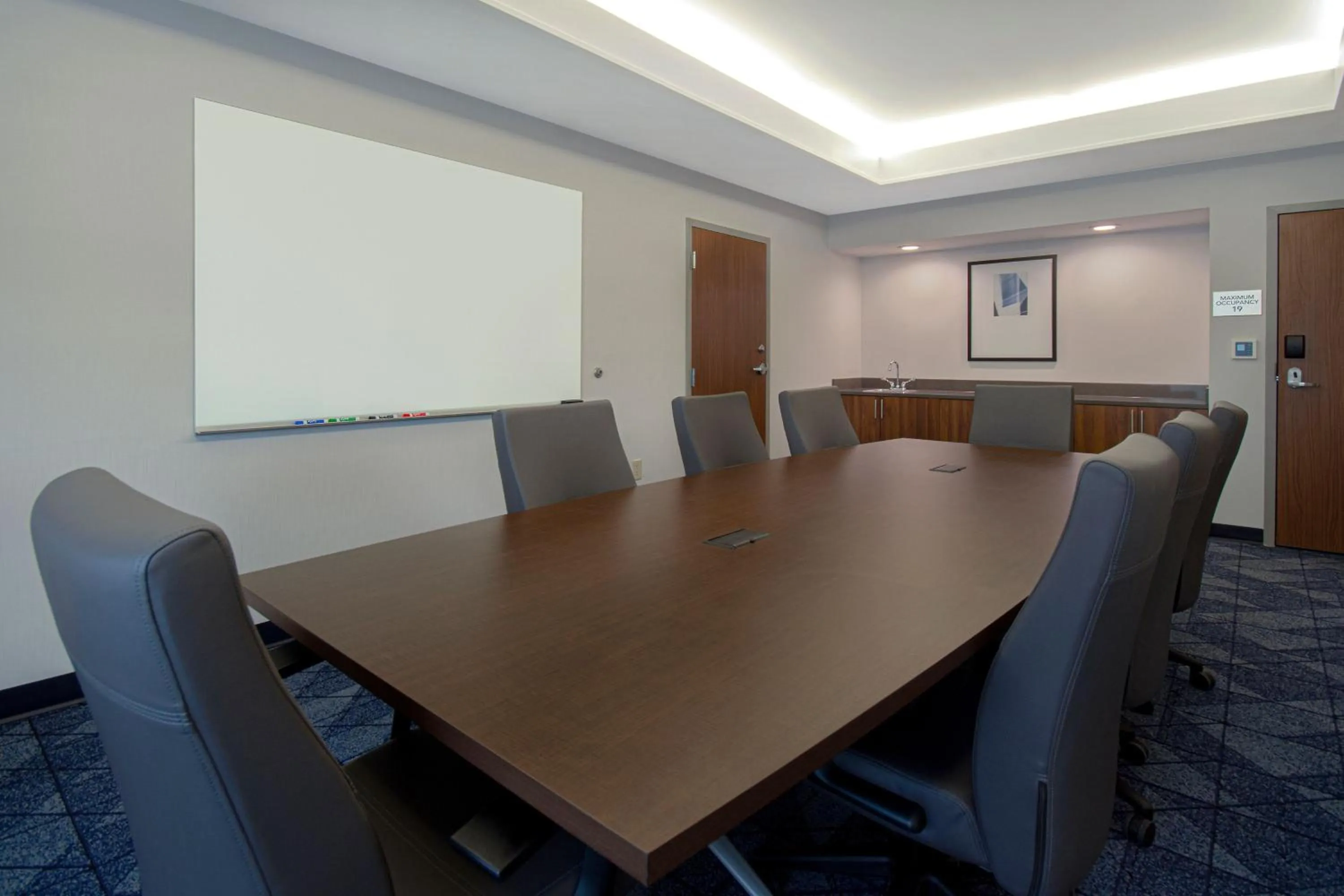 Meeting/conference room in Courtyard by Marriott Cincinnati Airport