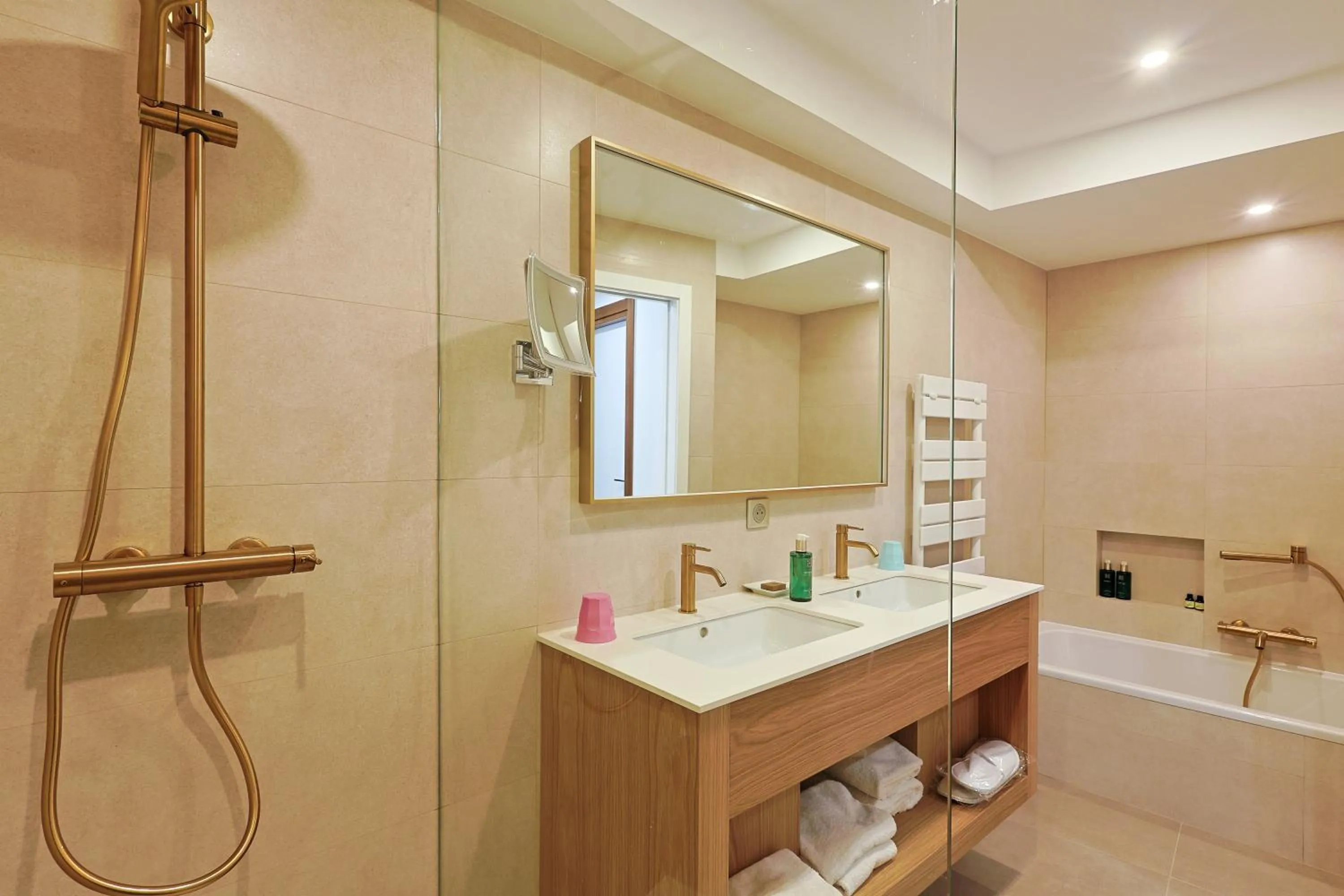 Bathroom in Hotel Le Fouquet's