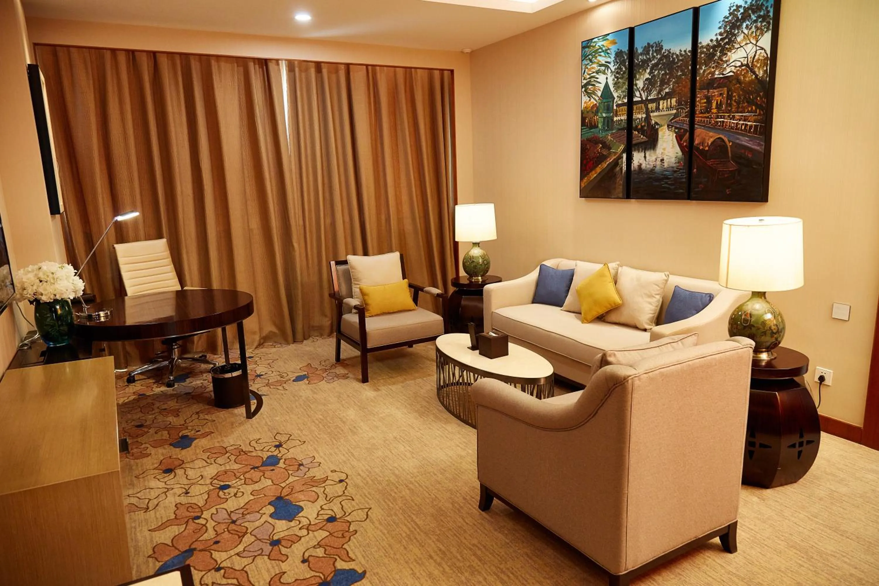Library, Seating Area in The Thousand Lantern Lake Hotel