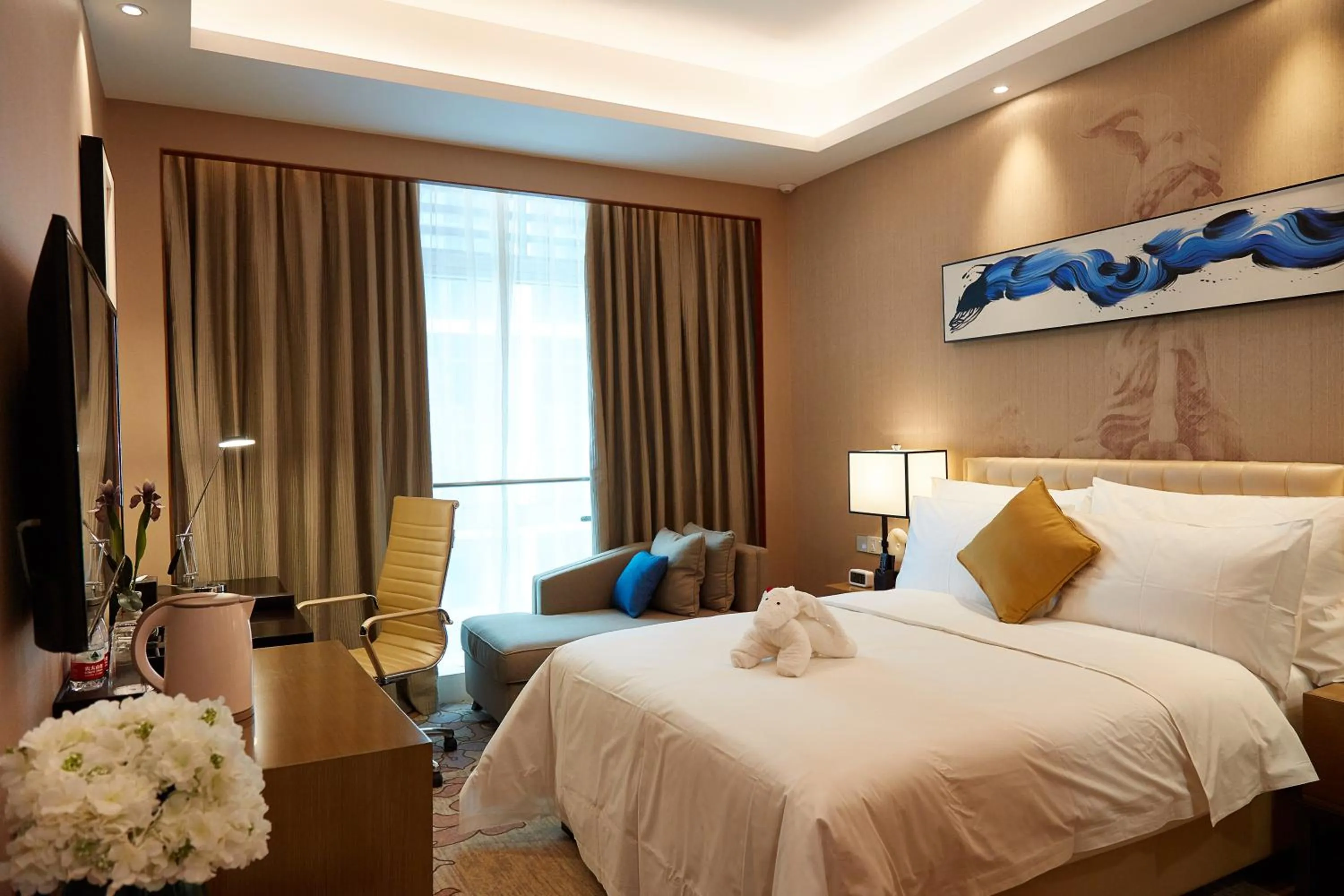 Seating area in The Thousand Lantern Lake Hotel