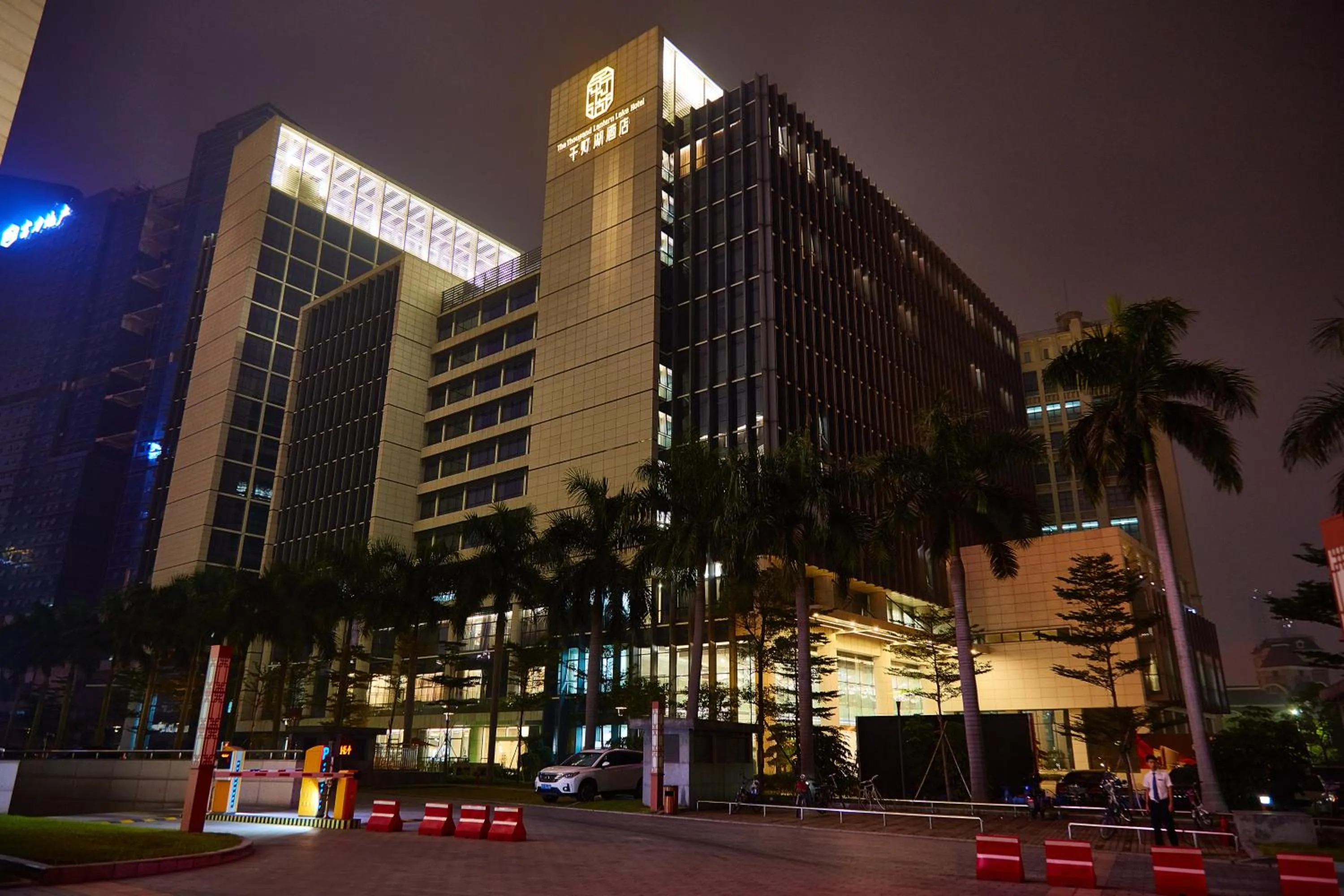 Facade/entrance in The Thousand Lantern Lake Hotel