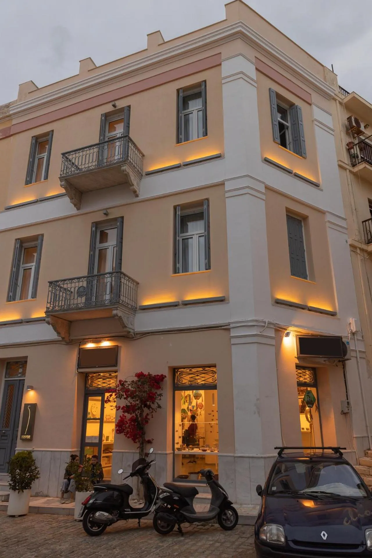 Property building in 5 Hermoupolis Concept Sites