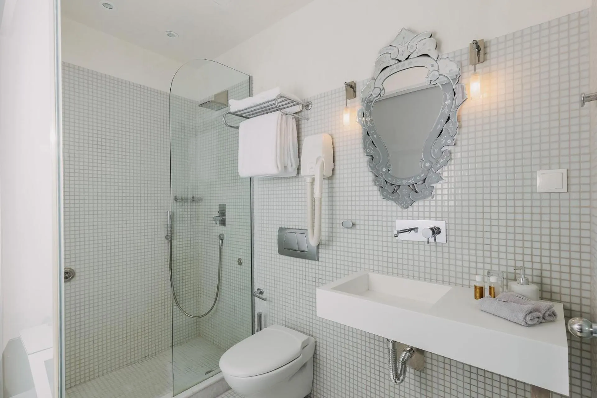 Shower in 5 Hermoupolis Concept Sites