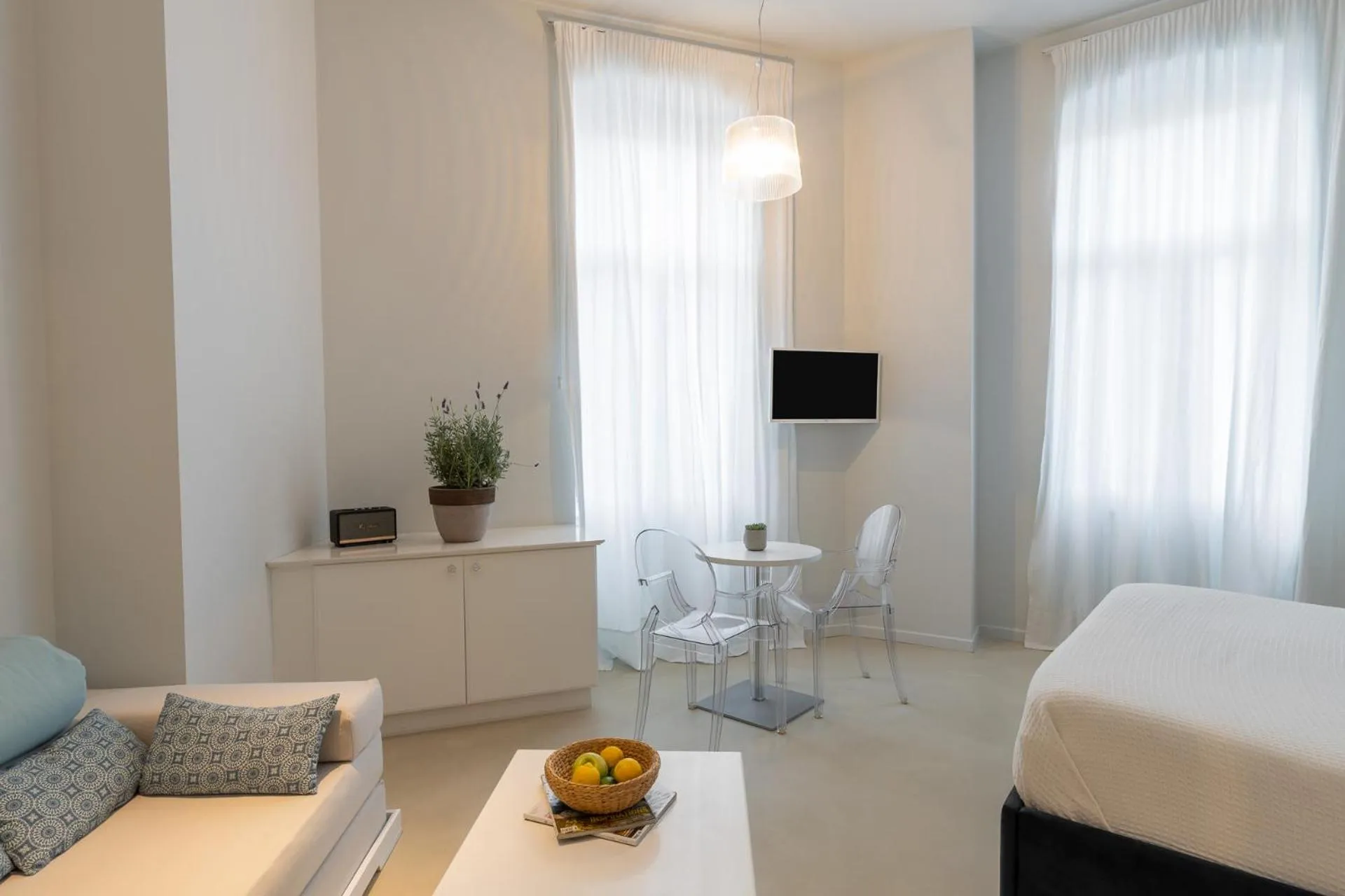 TV and multimedia, Bed in 5 Hermoupolis Concept Sites