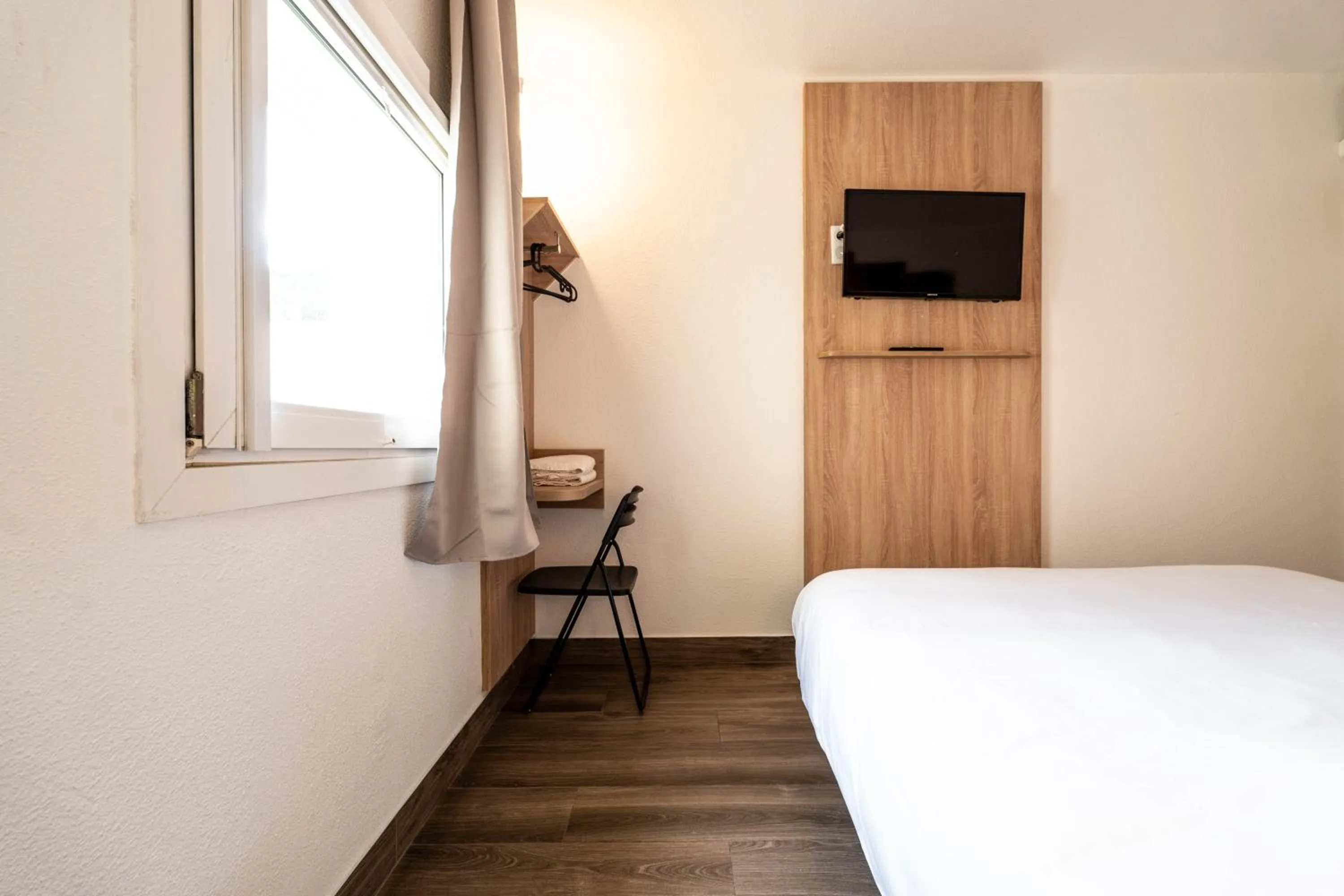 Bed in My KB Hôtel Montélimar