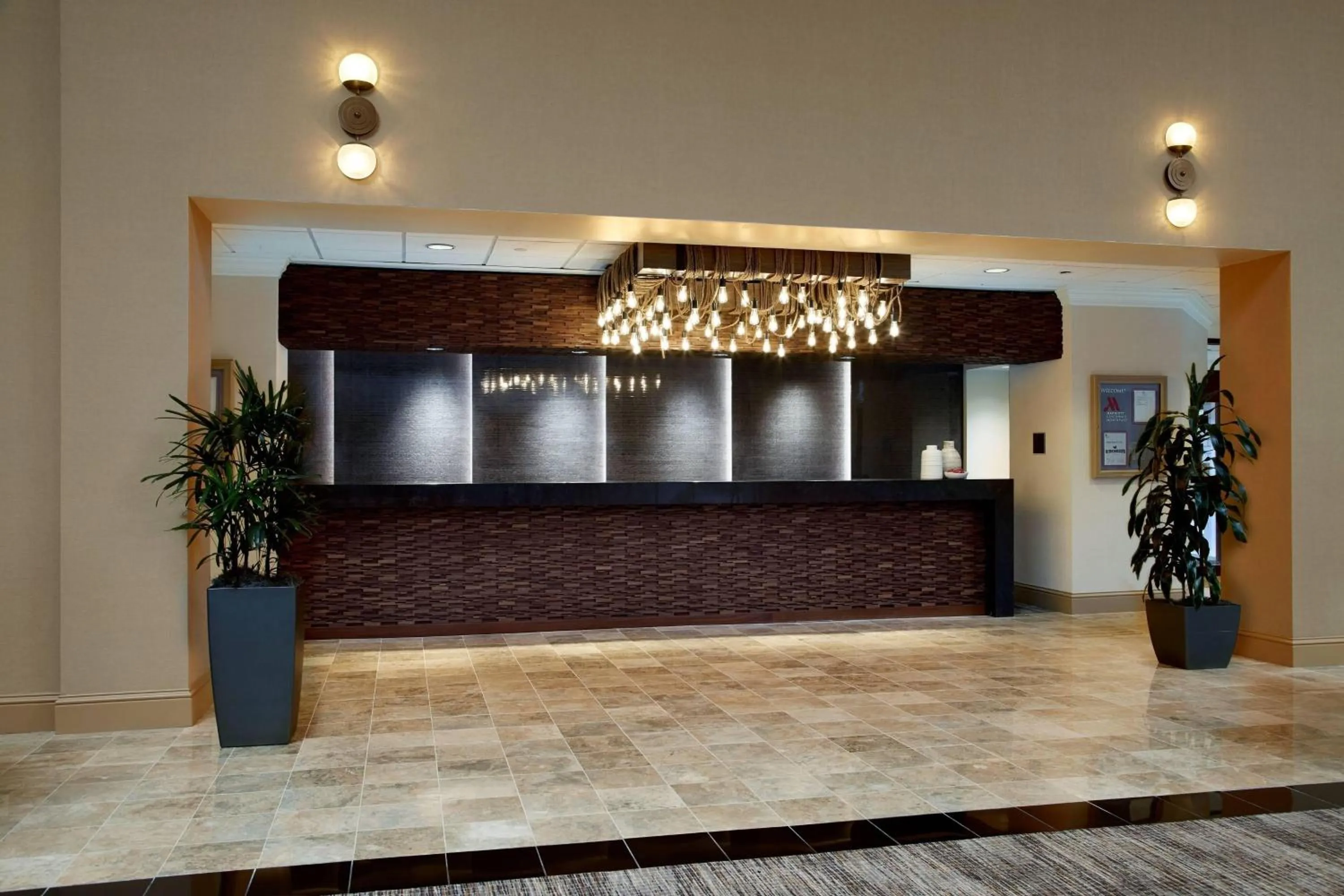 Lobby or reception in Marriott Cincinnati Northeast