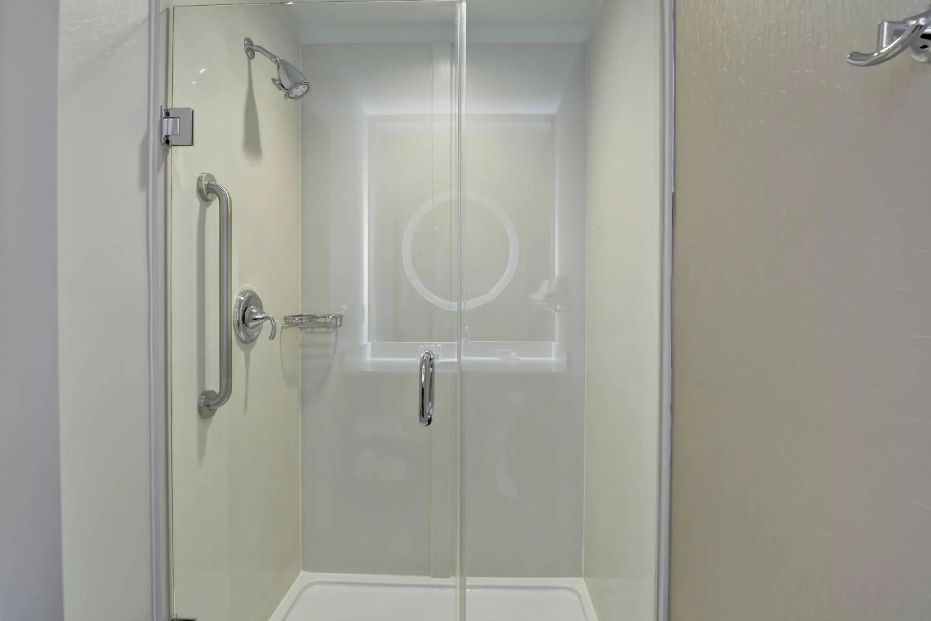 Bathroom in SpringHill Suites Cincinnati Airport South