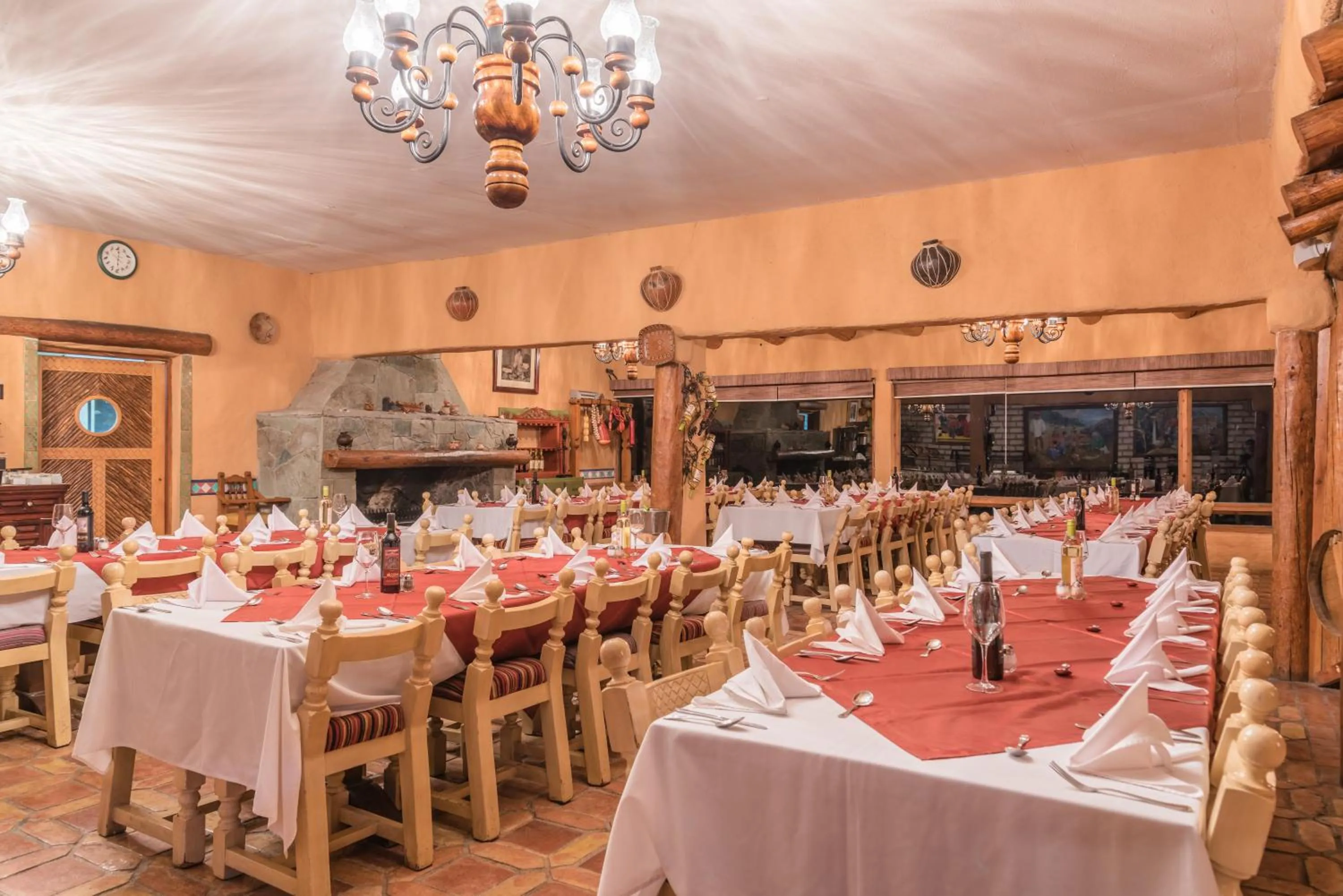Dining area in Hotel El Mirador - Balderrama Hotel Collection