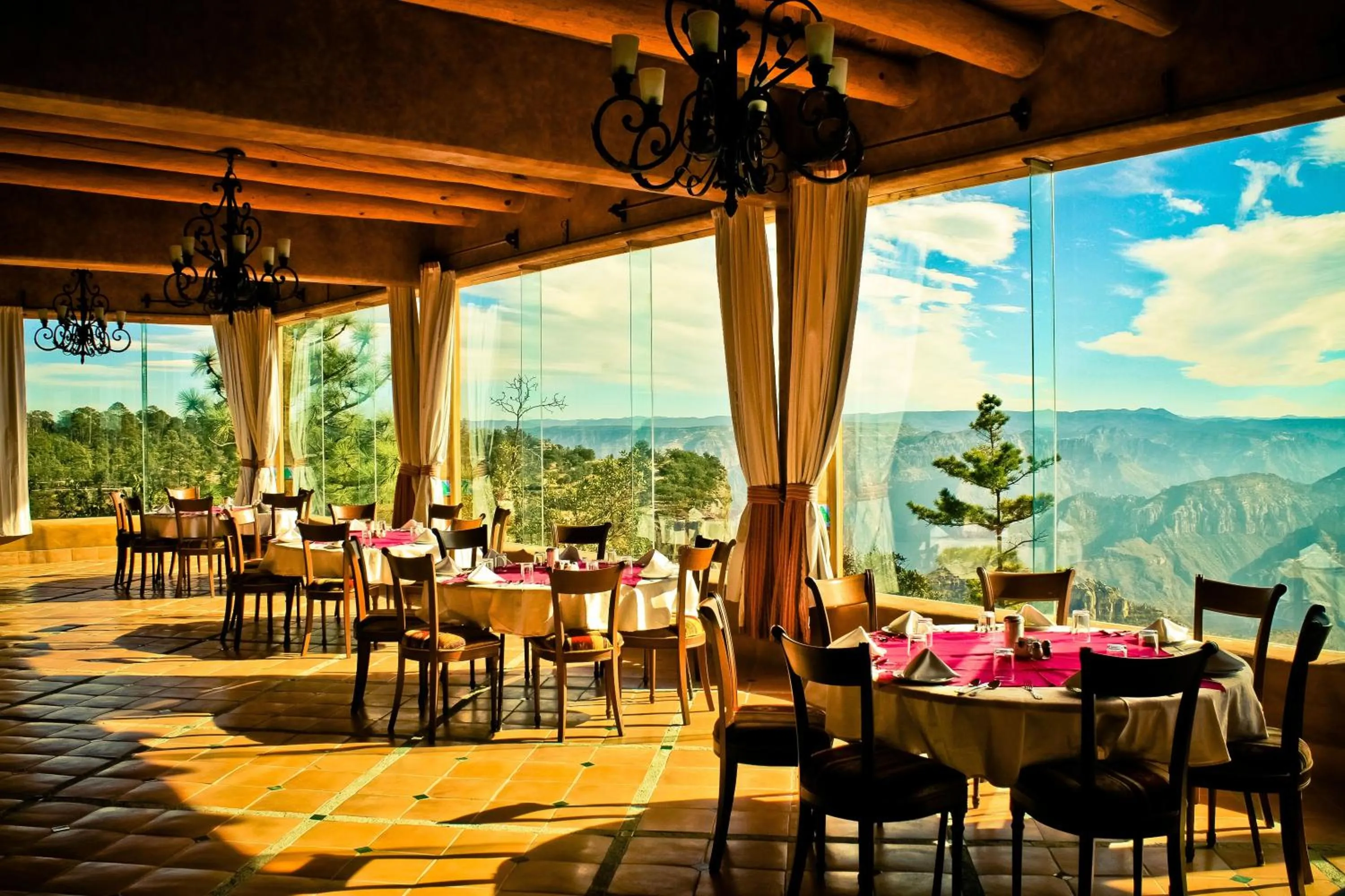 Restaurant/places to eat in Hotel El Mirador - Balderrama Hotel Collection