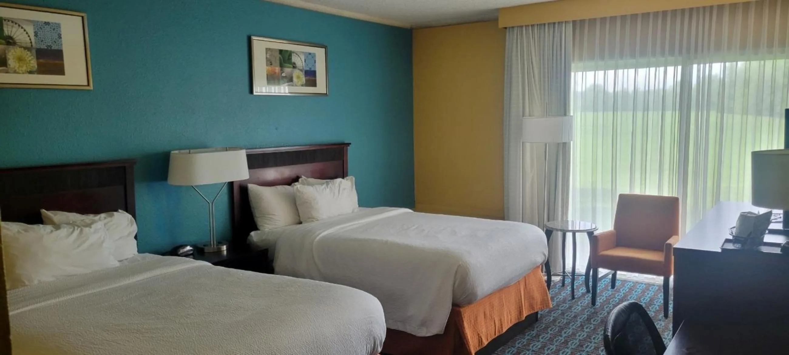 Bed in Fairfield Inn & Suites Cincinnati North/Sharonville