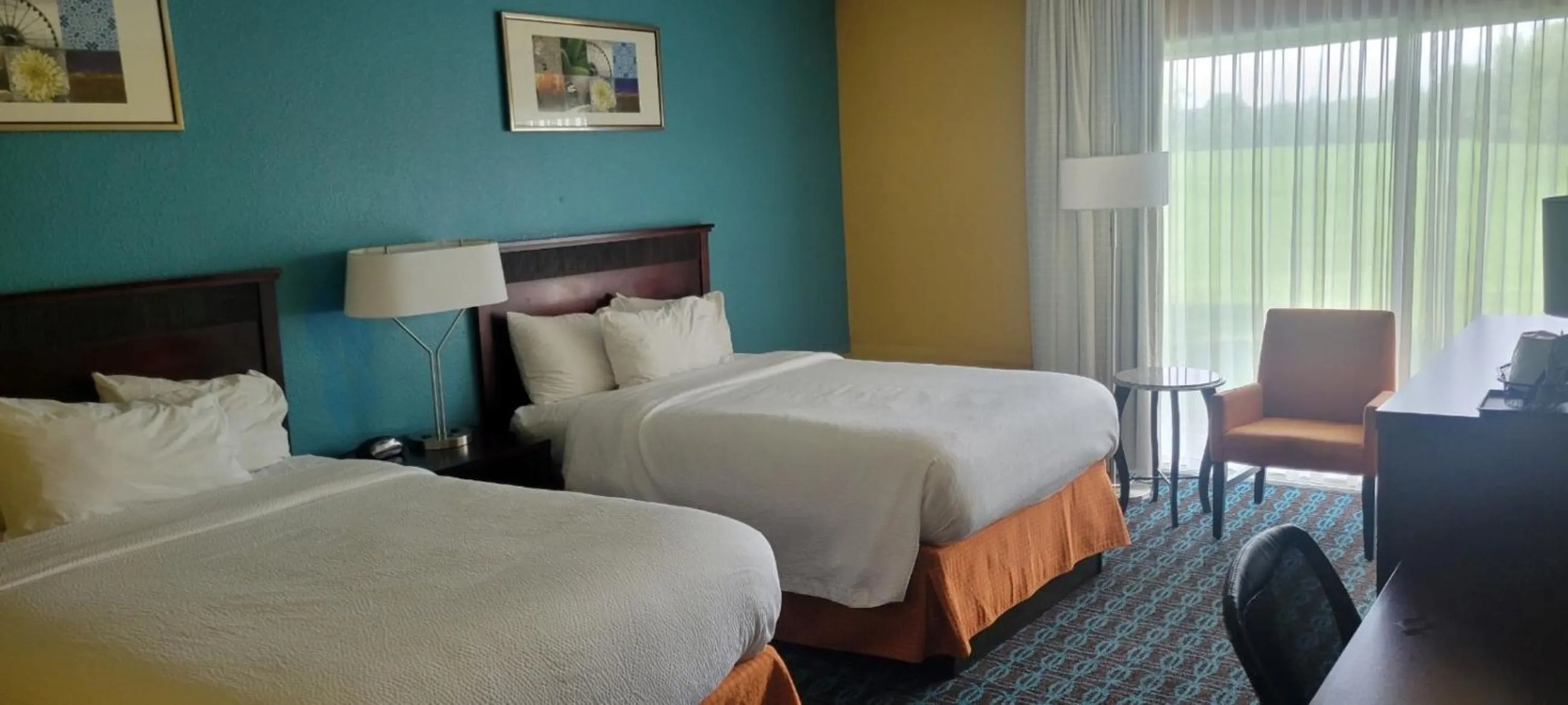 Bed in Fairfield Inn & Suites Cincinnati North/Sharonville