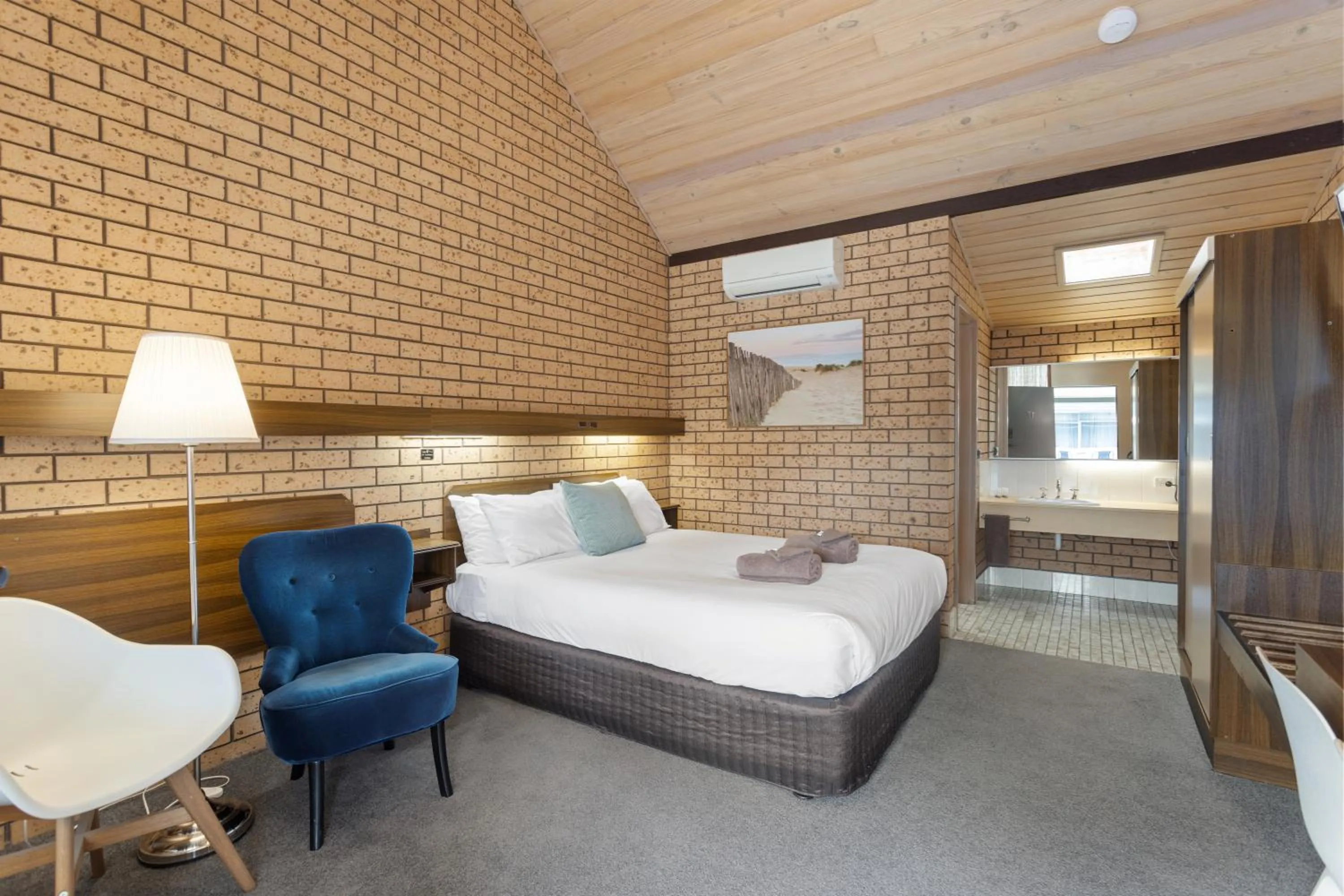 Bed in Maffra Motor Inn