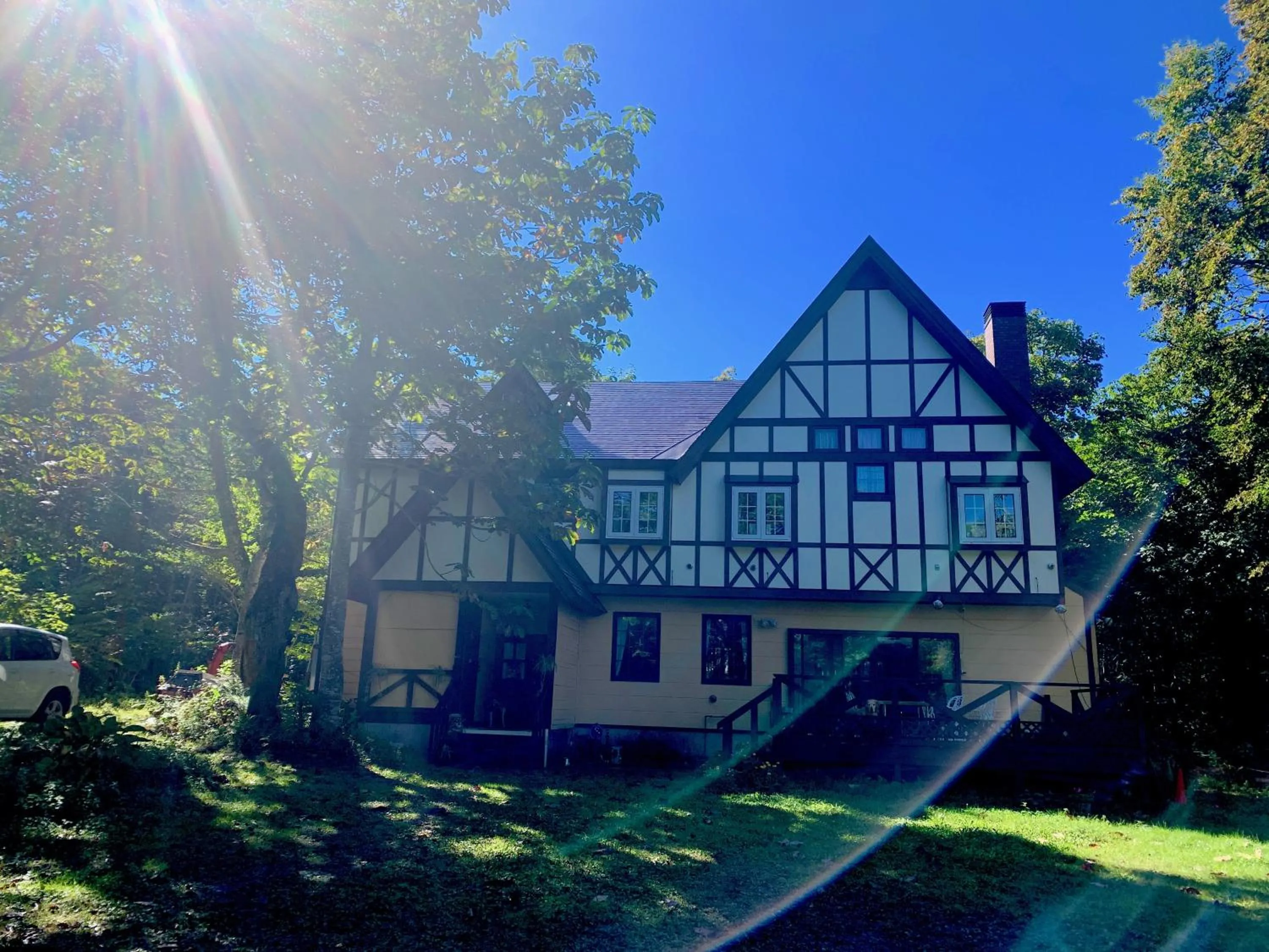 Property building in Pension Rapport in Tambara Plateau