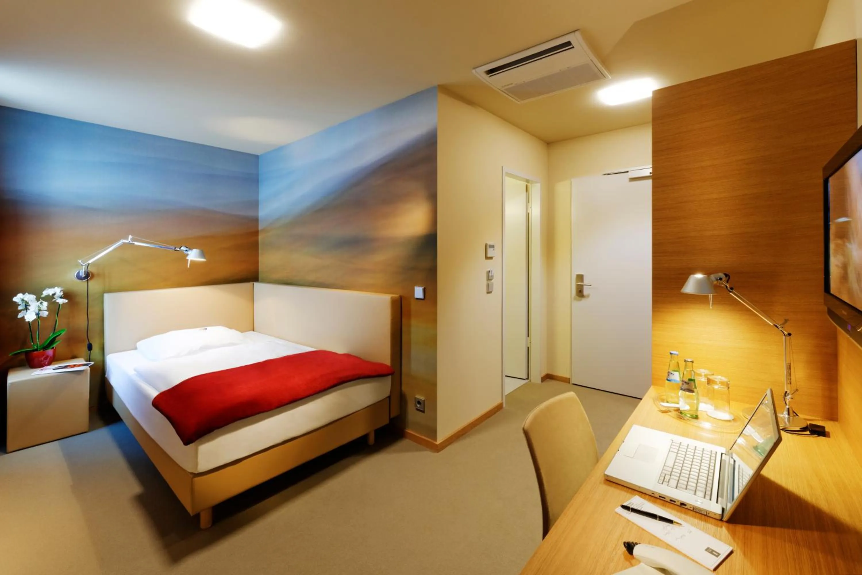 Photo of the whole room, Bed in Hotel Königstein